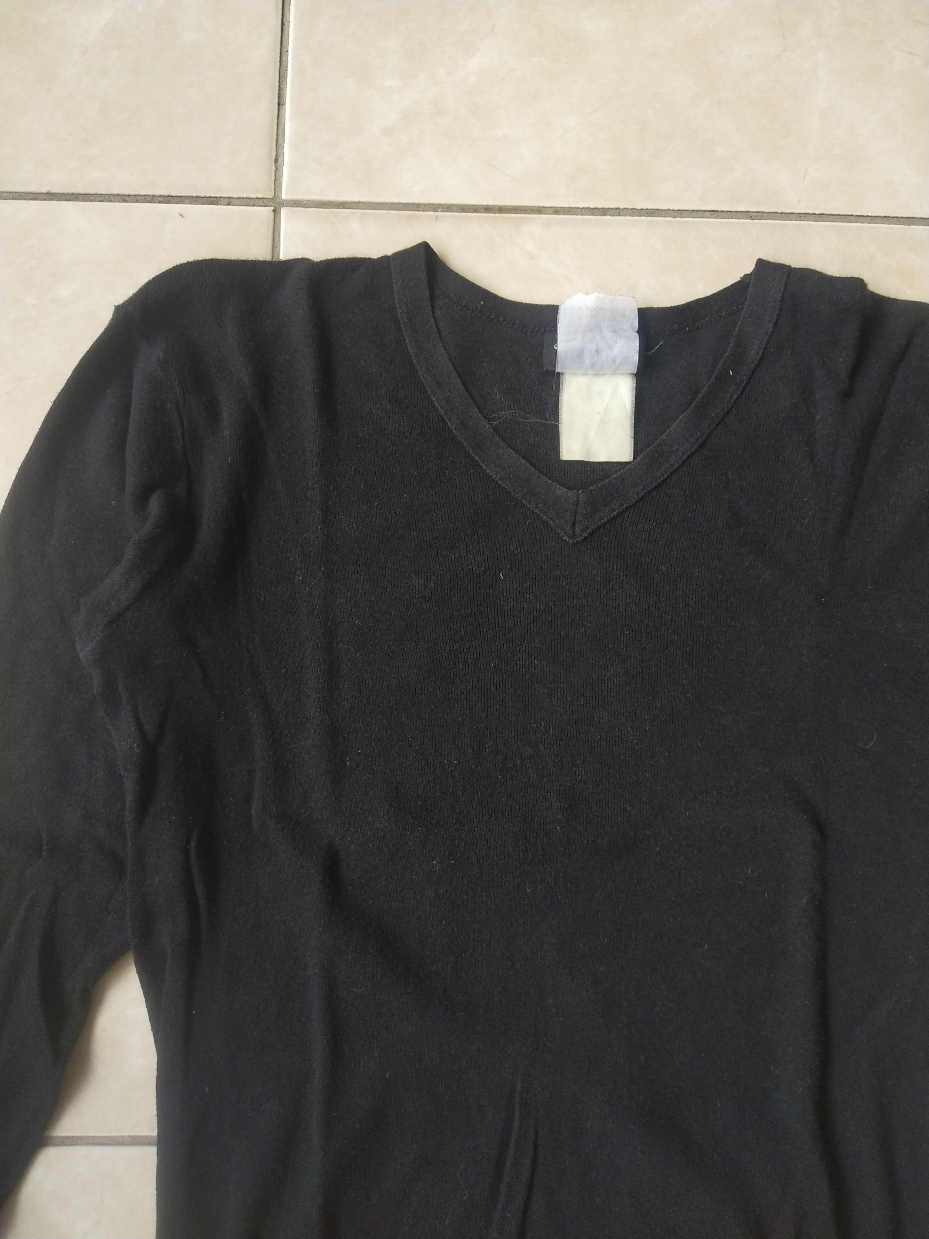 agnes b. agnès b. Paris Minimalist Black V-Neck Knit Top Size S / US 4 / IT 40 - 2 Thumbnail