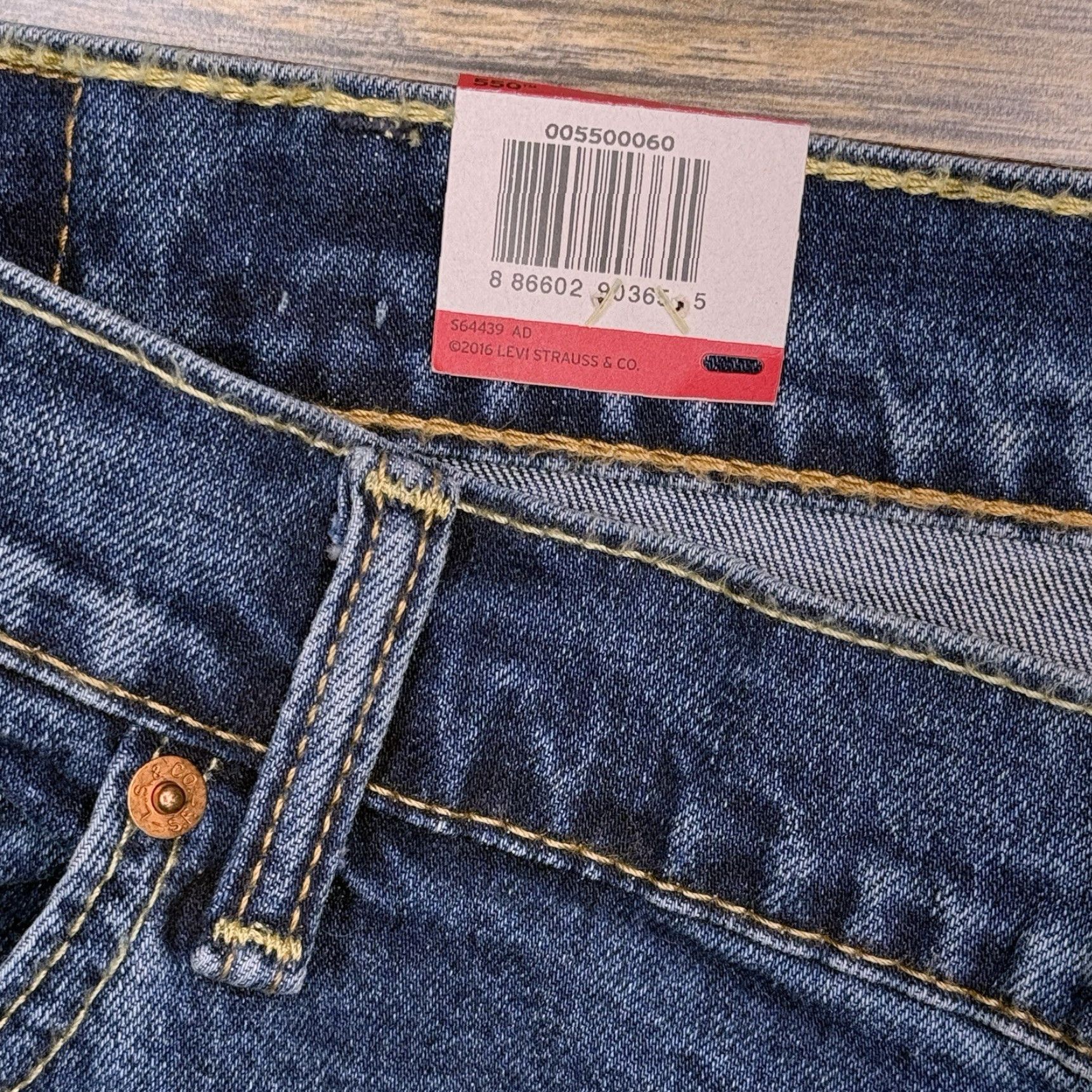 Levi's Levi's 550 Jeans Mens 42x32 Relaxed Tapered Leg Stretch Denim Blue 5-Pocket Belt Loops Zip Size US 42 / EU 58 - 5 Thumbnail