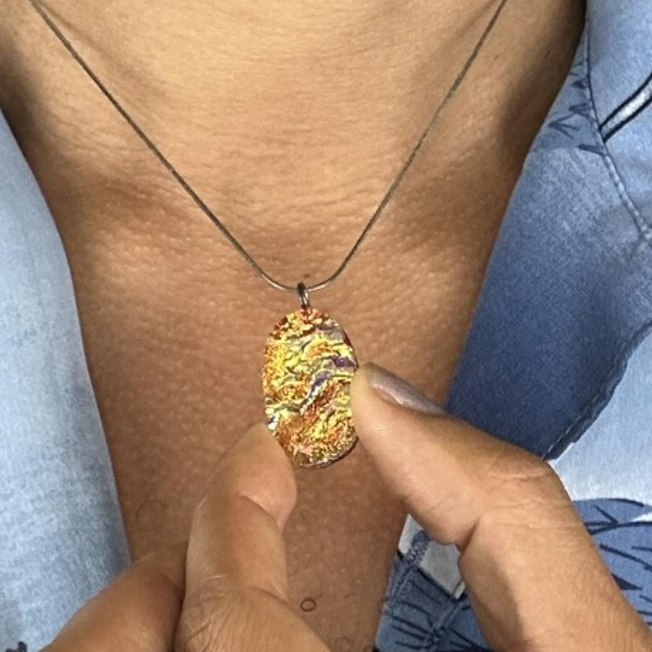 Jewelry × Other × Vintage ORANGE ALIEN CRYSTAL PENDANT GOLD NECKLACE Size ONE SIZE - 2 Thumbnail