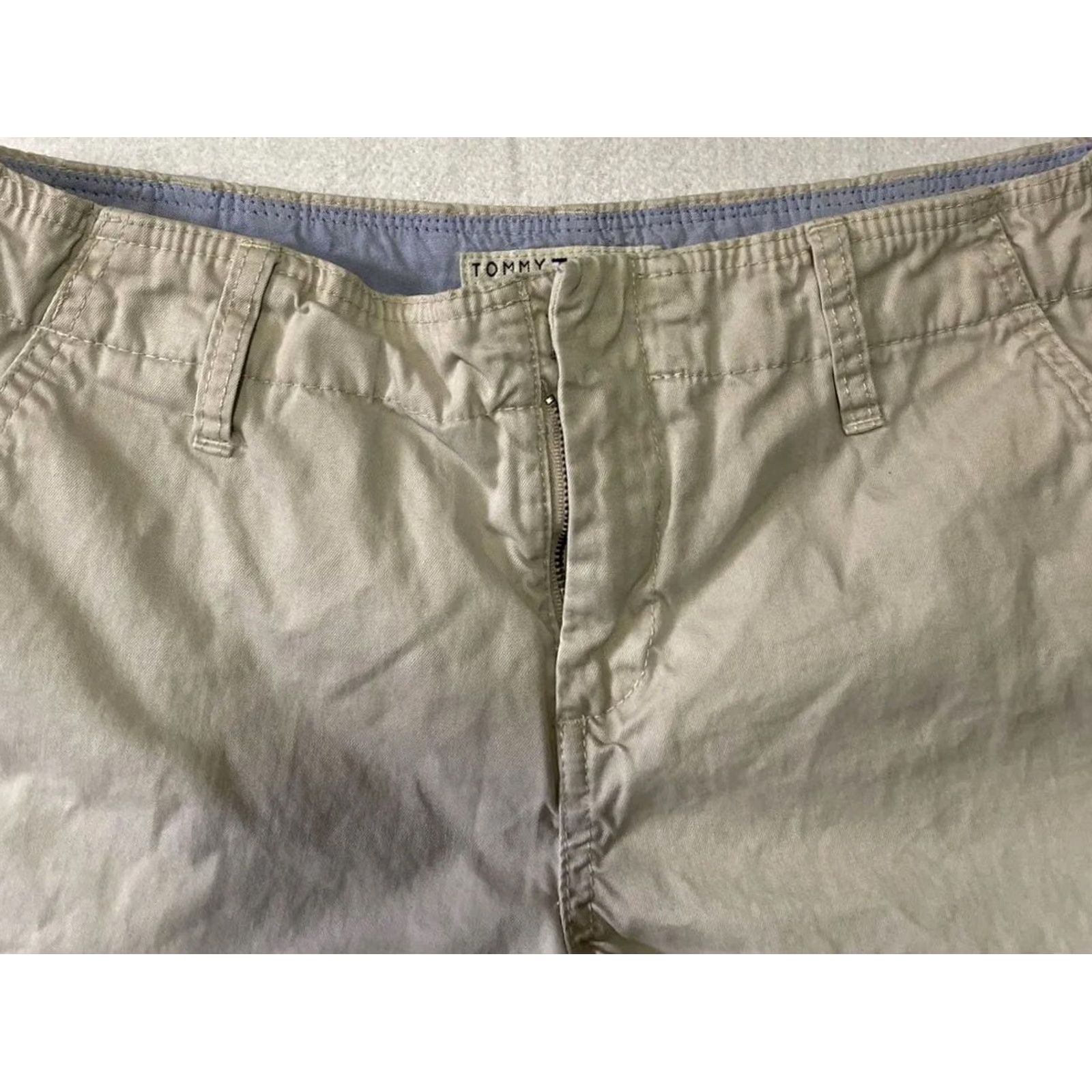 Tommy Hilfiger Tommy Hilfiger Shorts Women's Size 4 Casual Twill 4" Inseam Mid-Rise Tan Logo Size 29" - 2 Thumbnail