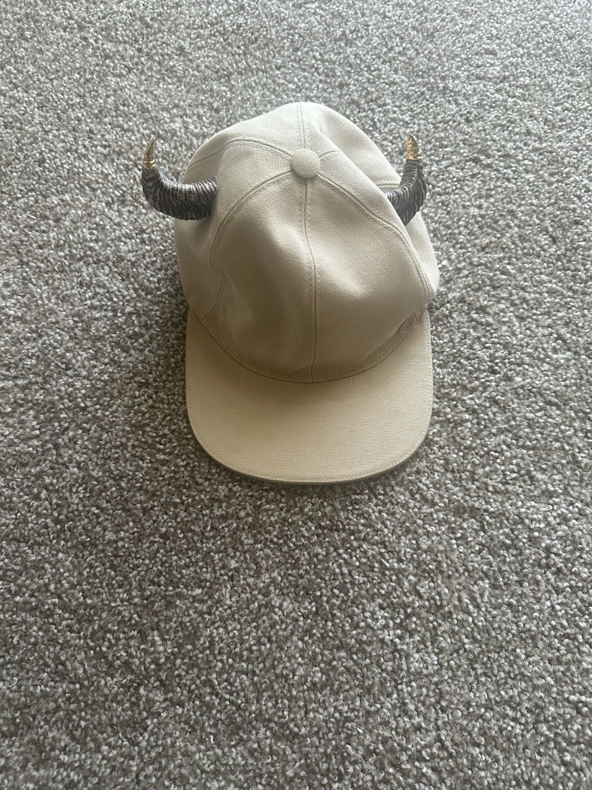 Givenchy Givenchy 21ss cowhorn hat Size ONE SIZE - 1 Thumbnail