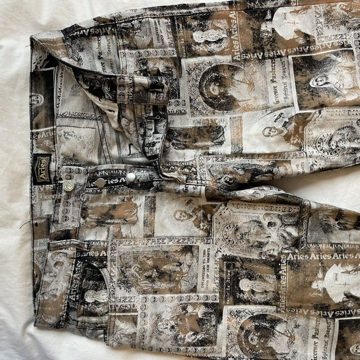 Aries Aries Jesus Pattern Jeans Size US 33 - 2 Thumbnail