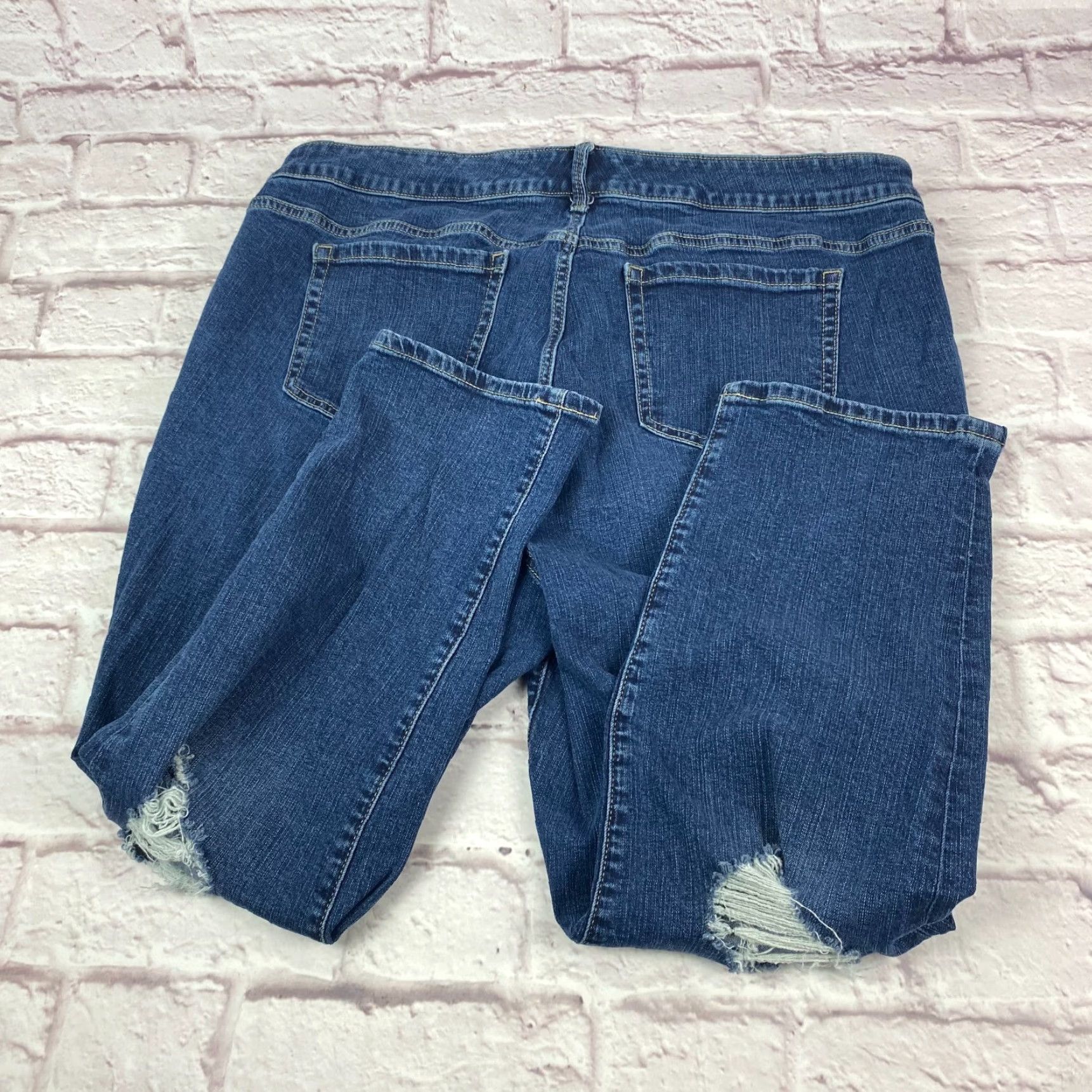 Torrid Torrid Womens Denim Jeans Blue Boyfriend Ankle Size 20 Distressed Feel The Fit Regular Rise 8.5-10.5 in Color Blue Size 42" / US 20 - 4 Thumbnail