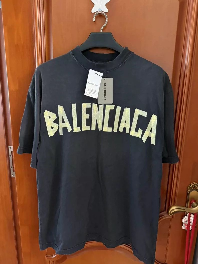 Balenciaga Balenciaga Tape short sleeve s size Size US S / EU 44-46 / 1 - 1 Thumbnail