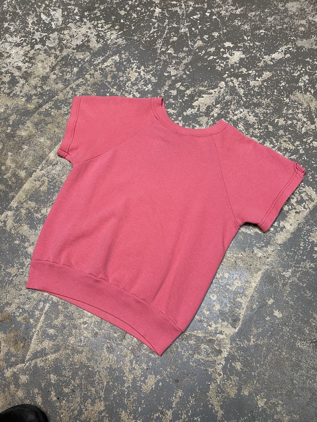 Vintage Vintage Tultex Pink Blank Short Sleeve Crewneck Sweatshirt Size US S / EU 44-46 / 1 - 7 Thumbnail