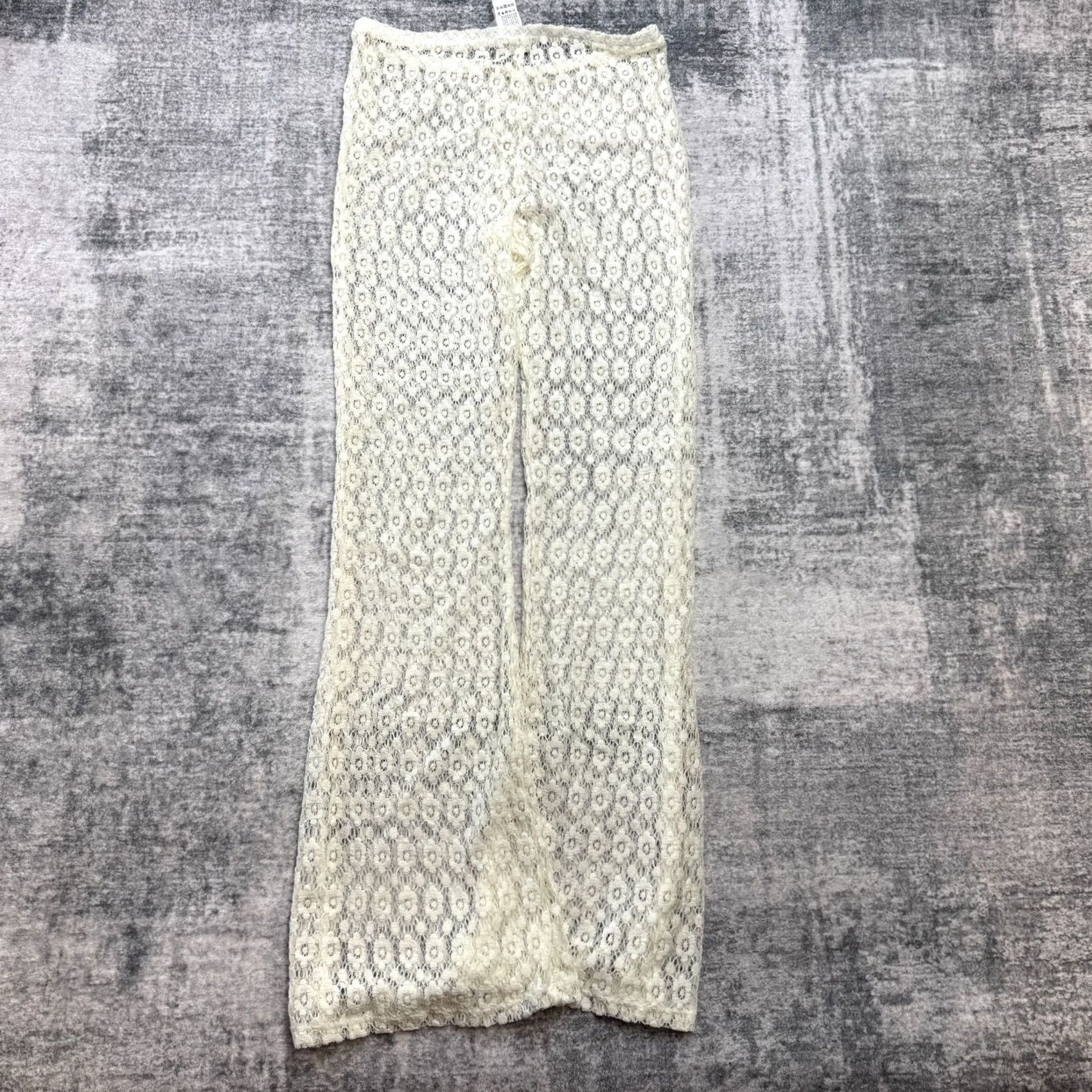 Forever 21 Item Specifications: Pattern: Floral Print Size 32" / US 10 / IT 46 - 3 Thumbnail