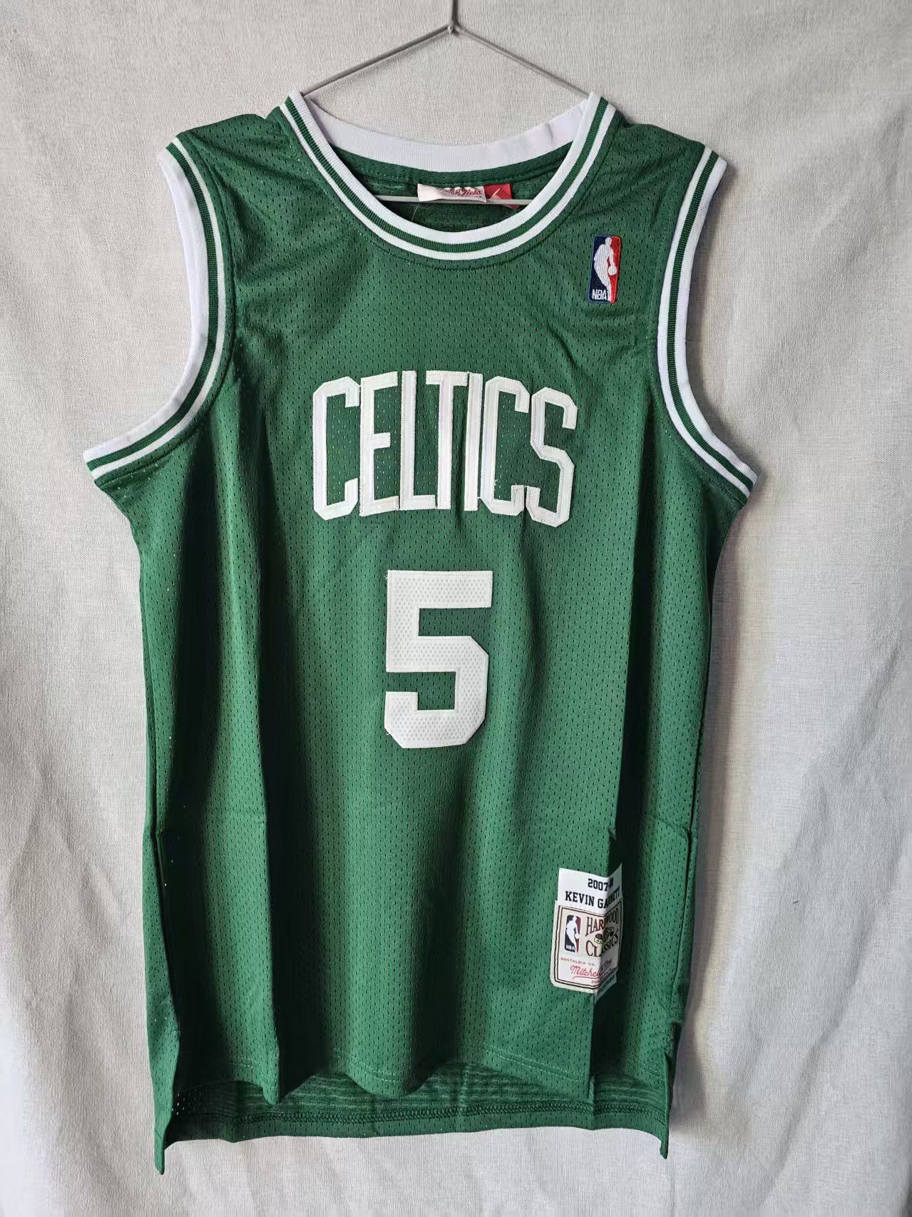 NBA Boston Celtics 5 Kevin Garnett Jersey Stitched Size US M / EU 48-50 / 2 - 1 Thumbnail
