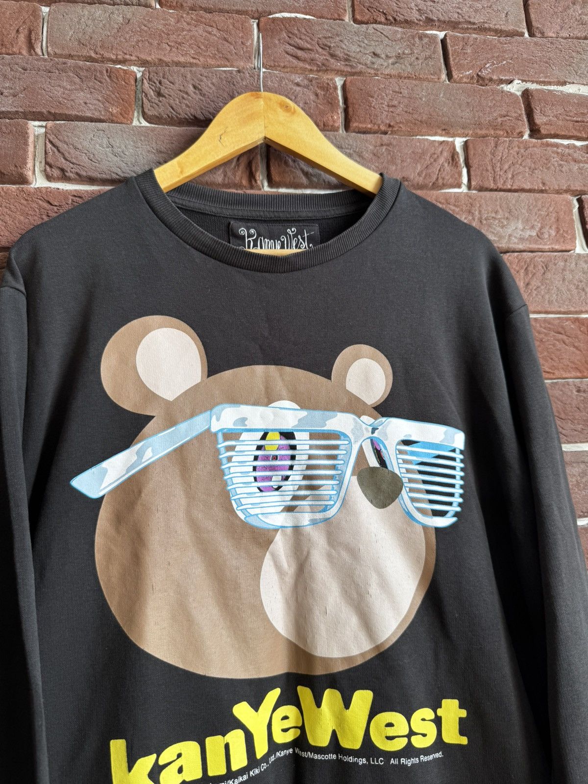 Kanye West Kanye West Merchendise Og Light Crewneck Takashi Murakami Size US L / EU 52-54 / 3 - 3 Thumbnail