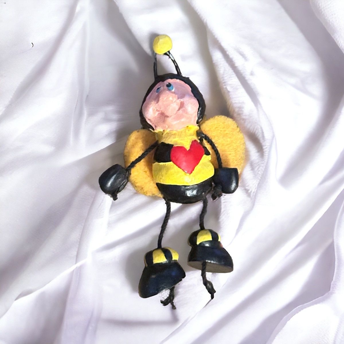 Vintage Vintage Russ bumblebee man brooch Size ONE SIZE - 1 Thumbnail
