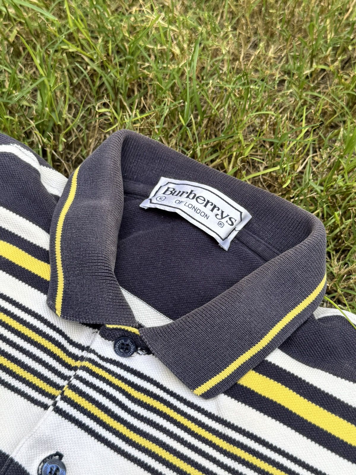 Burberry Burberry London Mesh Striped Polo Shirt Vintage Size US L / EU 52-54 / 3 - 8 Thumbnail