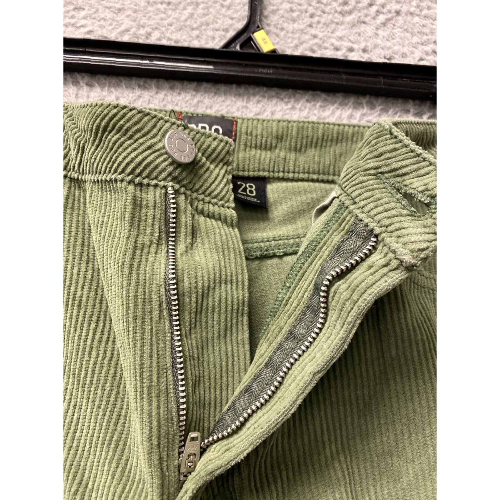 Bdg BDG MOM High Rise Corduroy Pants Womens Size 28X30 Green Ankle Style 11” Rise Size 28" / US 6 / IT 42 - 4 Thumbnail