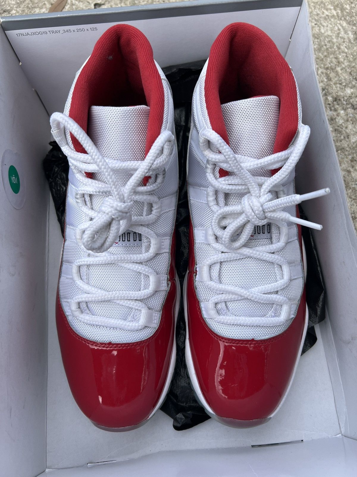 Jordan Brand × Nike Jordan Retro 11 Cherry Size US 10 / EU 43 - 2 Thumbnail