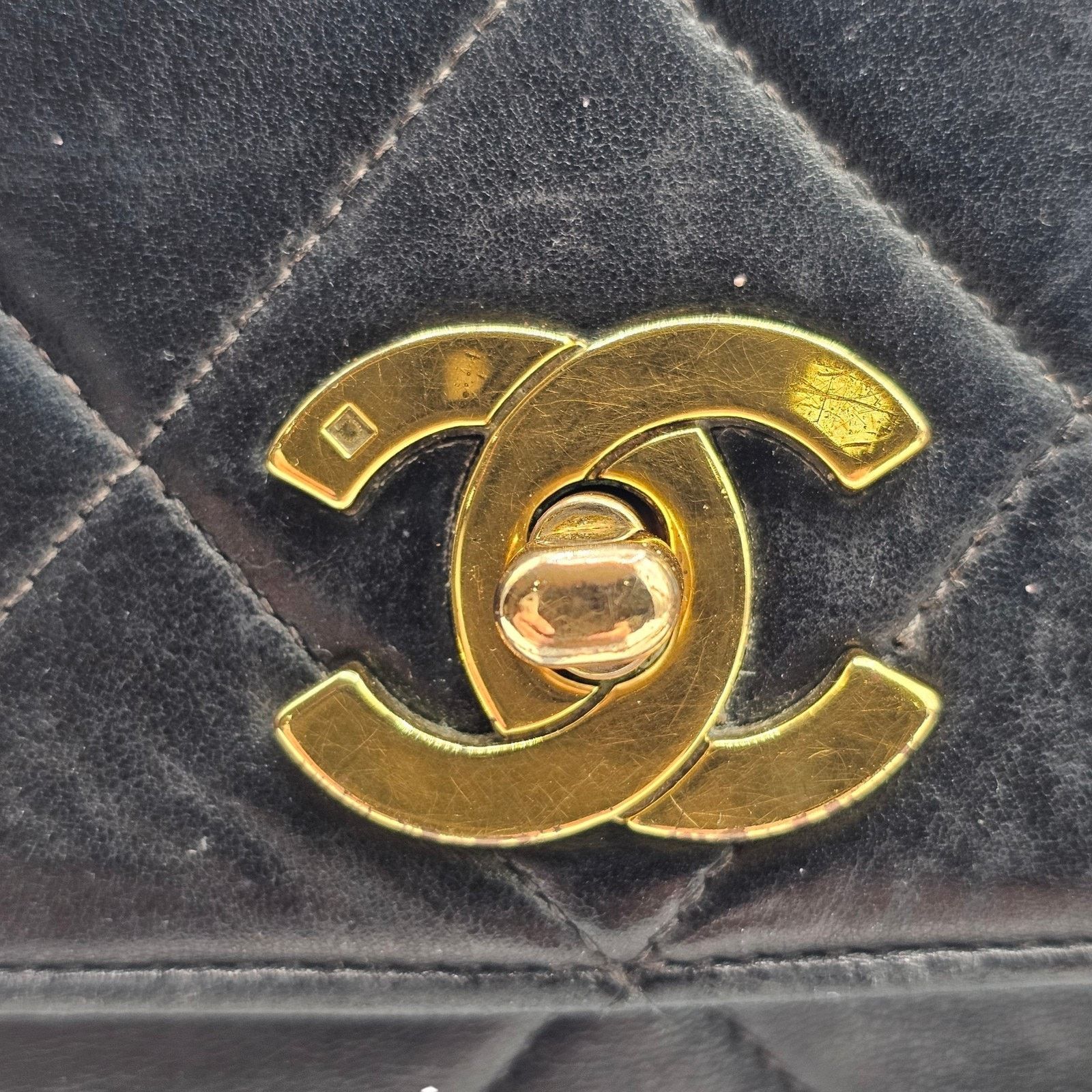 Chanel Black Quilted Lambskin Flap Shoulder Bag with Gold Hardware Size ONE SIZE - 8 Thumbnail