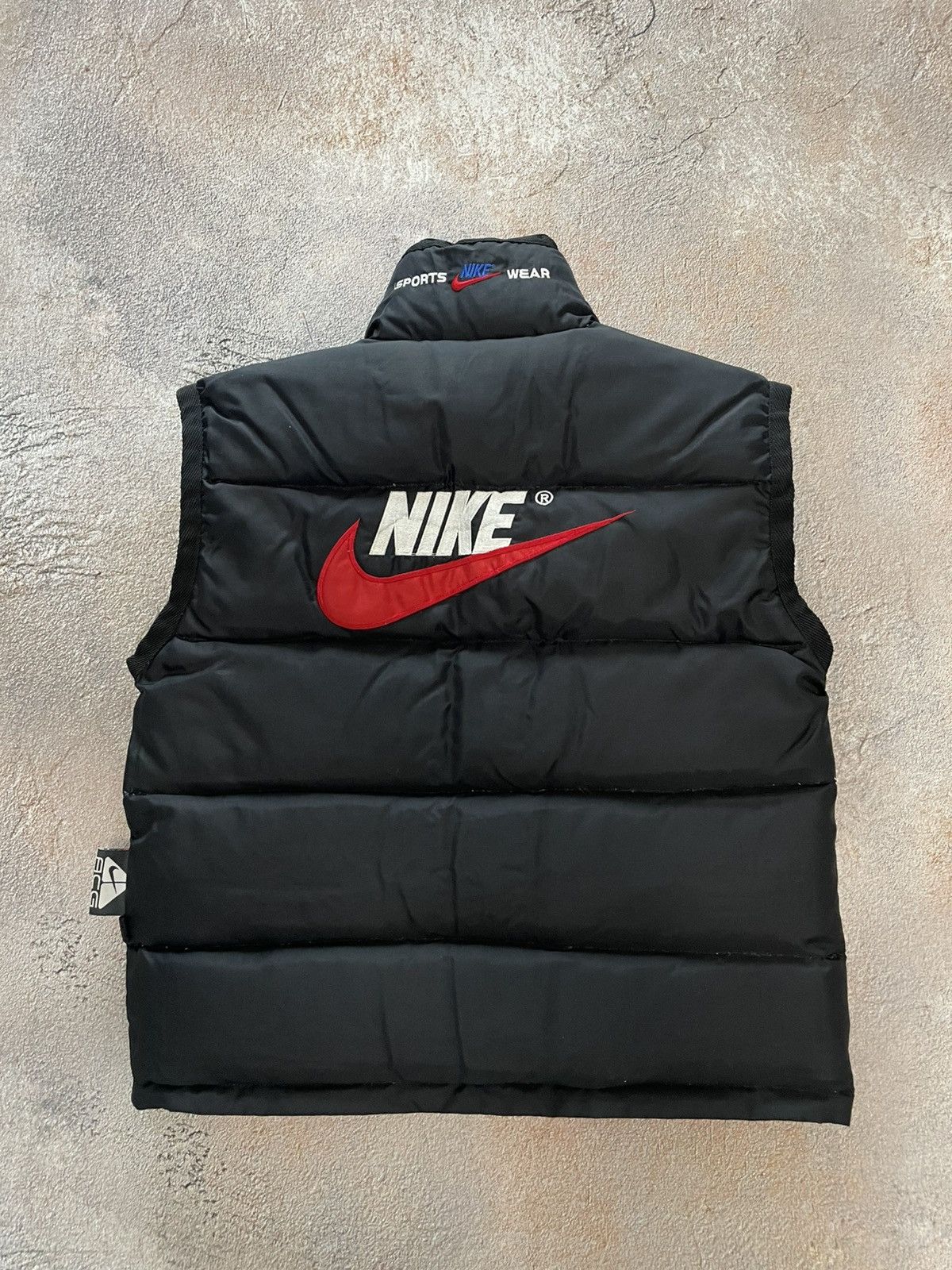 Nike ACG Vintage Nike ACG Reversible Puffer Vest Big Swoosh Size US M / EU 48-50 / 2 - 14 Thumbnail
