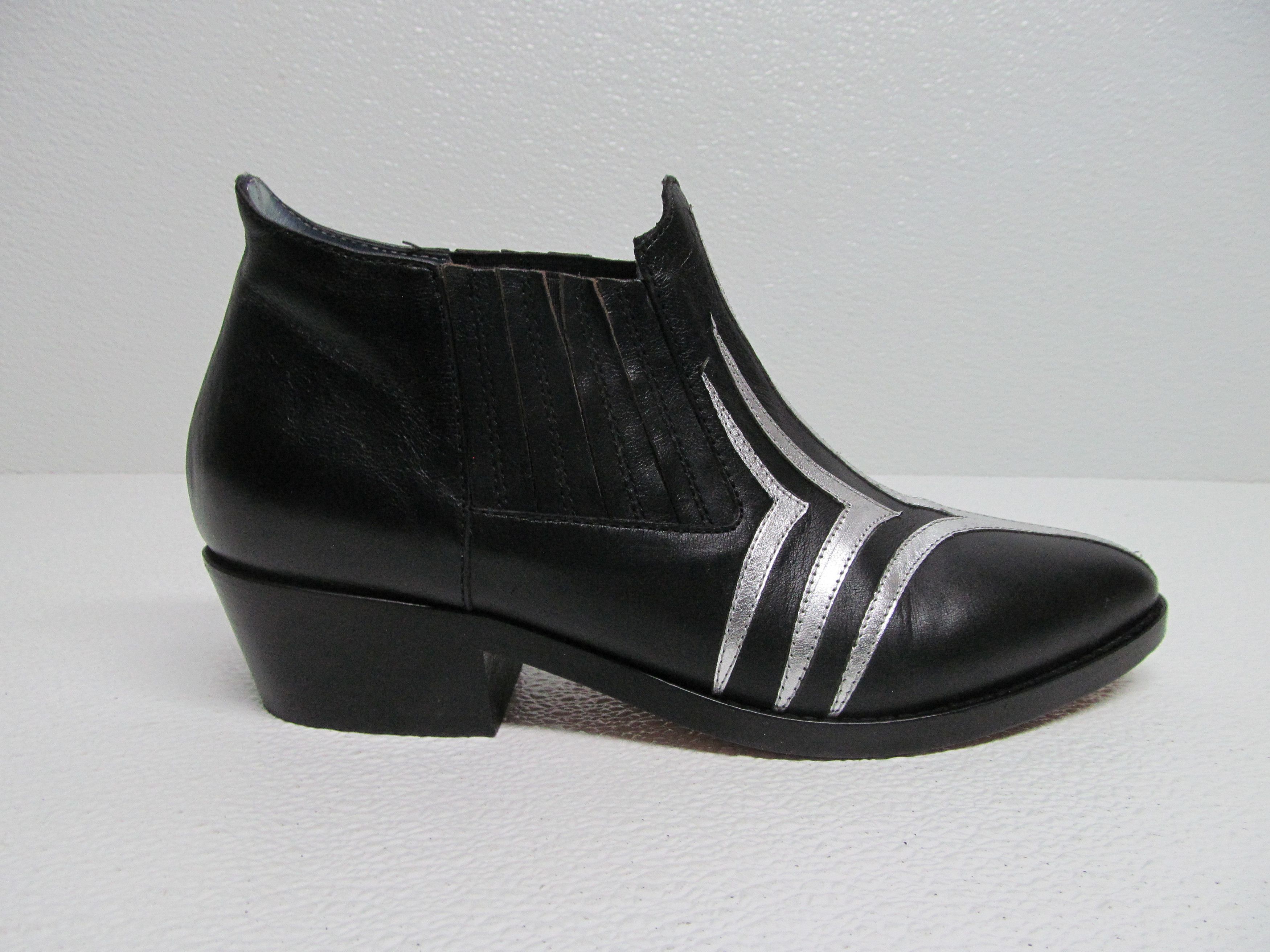 Chiara Ferragni Chiara Ferragni Ankle Boots Black /Silver Leather Rare Size US 7 / IT 37 - 7 Thumbnail