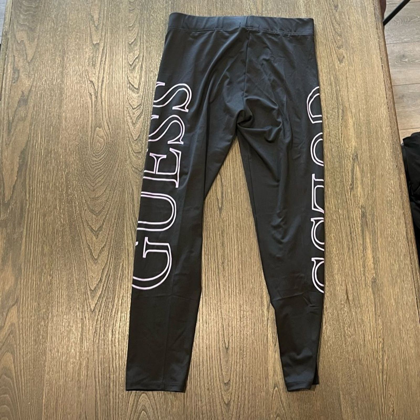 Guess NWOT Guess Black Cropped Capri Leggings Logo Print Size L Size 31" - 7 Thumbnail