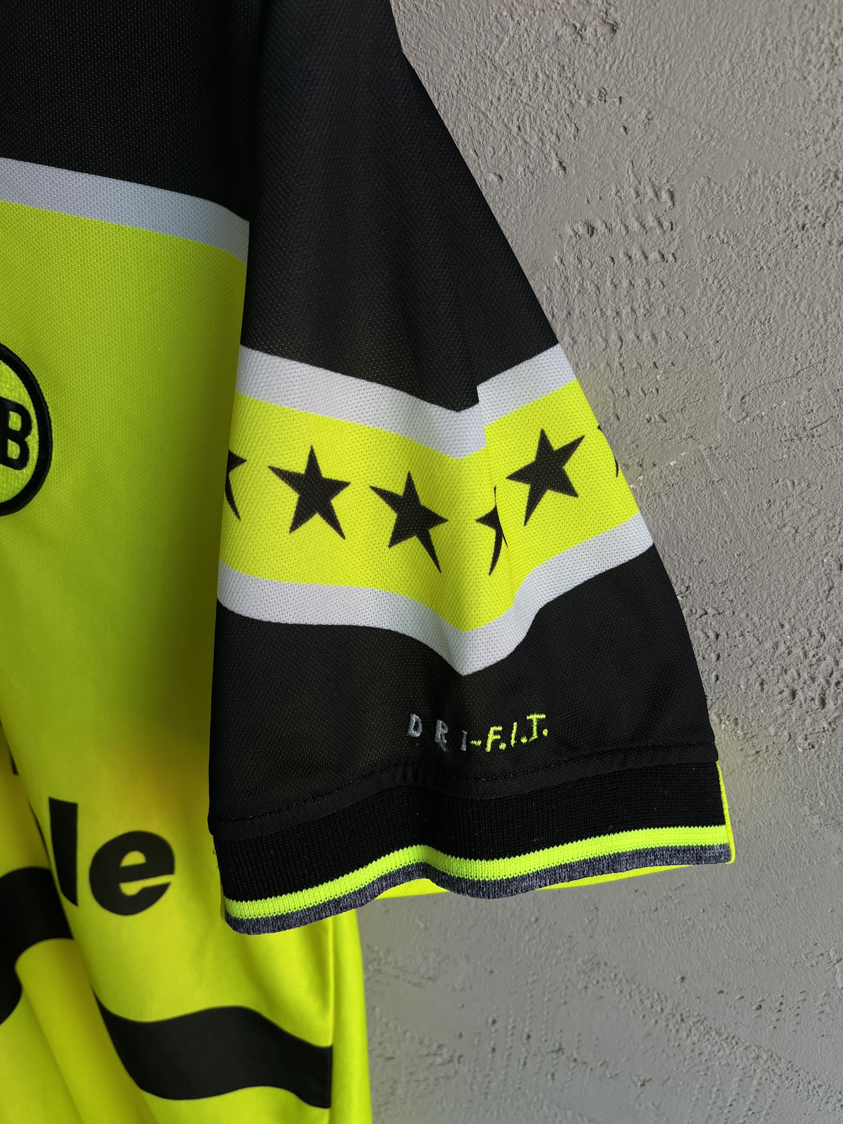 Nike VINTAGE NIKE BORUSSIA DORTMUND 1997/98 HOME CUP JERSEY Size US M / EU 48-50 / 2 - 6 Thumbnail