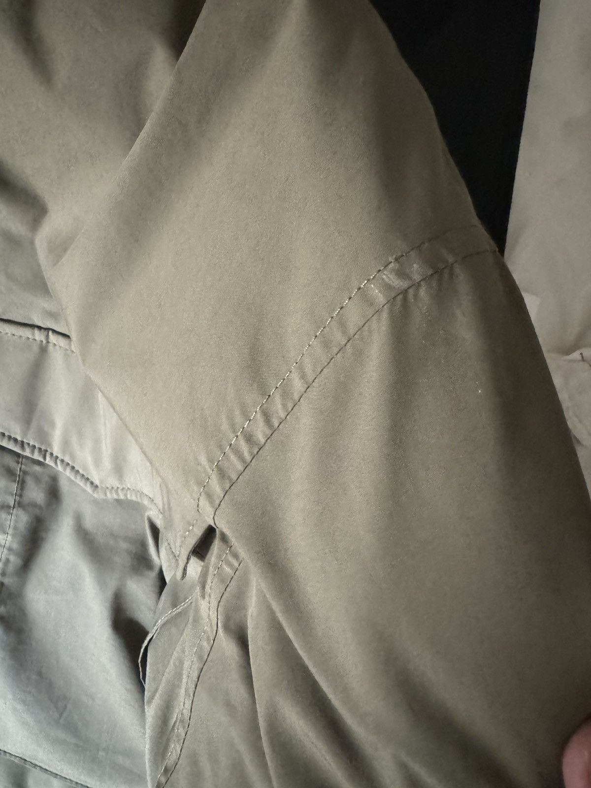 Givenchy Men’s Givenchy Green Khaki Cropped Utility Bomber Size US L / EU 52-54 / 3 - 14 Thumbnail