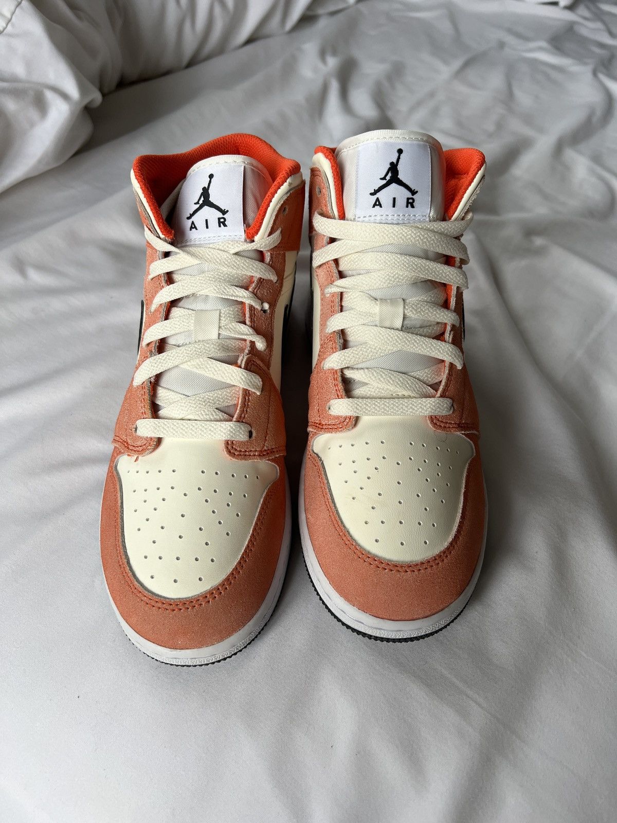 Jordan Brand AIR JORDAN 1 MID SE (GS) Size US 7 / EU 40 - 3 Thumbnail