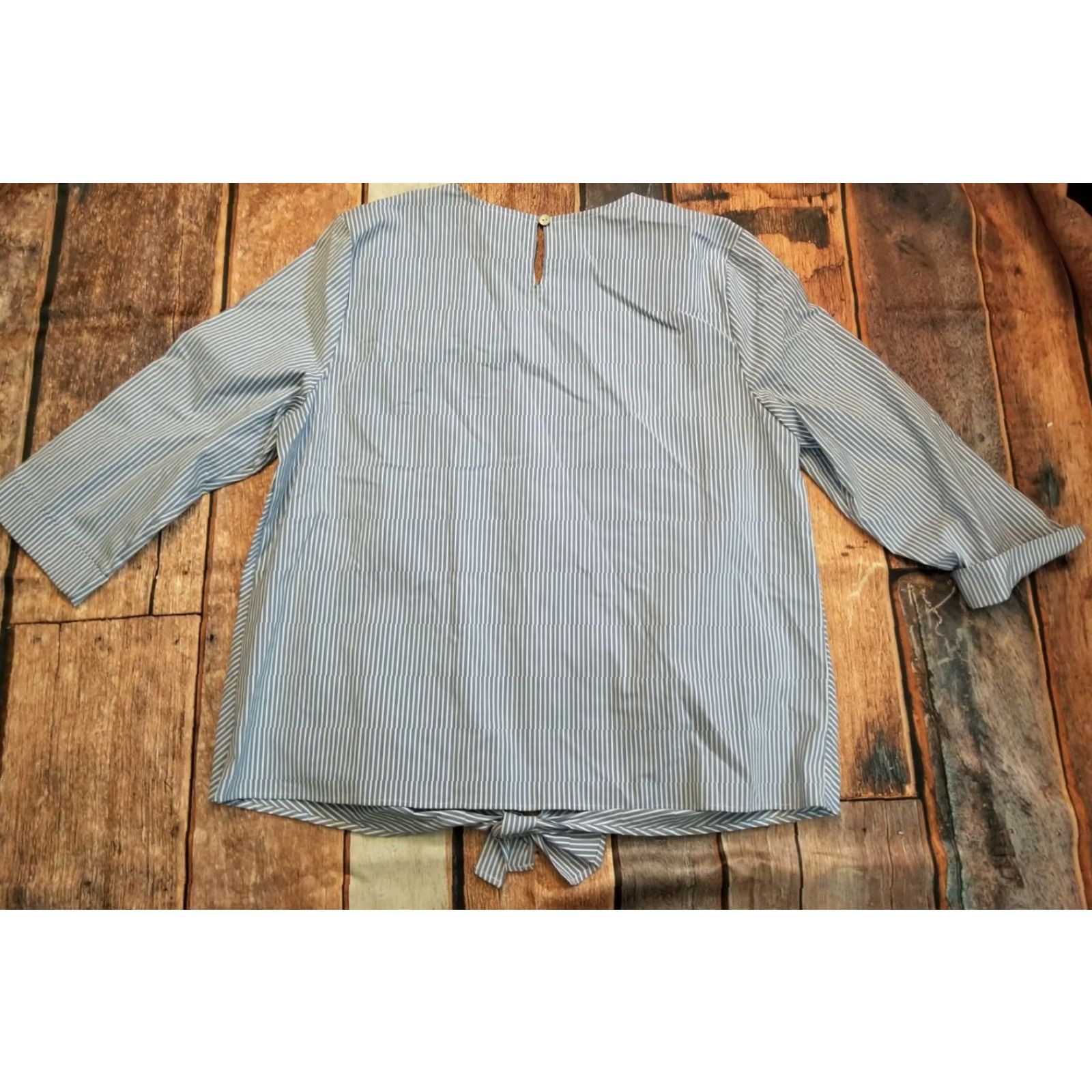 J. Jill J. Jill Tie Knot Front Blouse Blue & White Stripe Size L Shirt Women Blouse 3/4 Sleeve Casual Cotton Blend Chambray Button Tie Bow Size L / US 10 / IT 46 - 2 Thumbnail