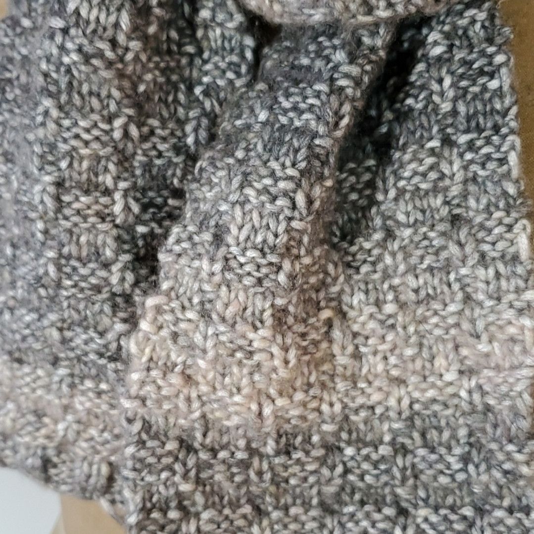 Handmade Handknit 74x5" Scarf Knit Grey Waffle Stitch Ombre Soft Size ONE SIZE - 6 Thumbnail