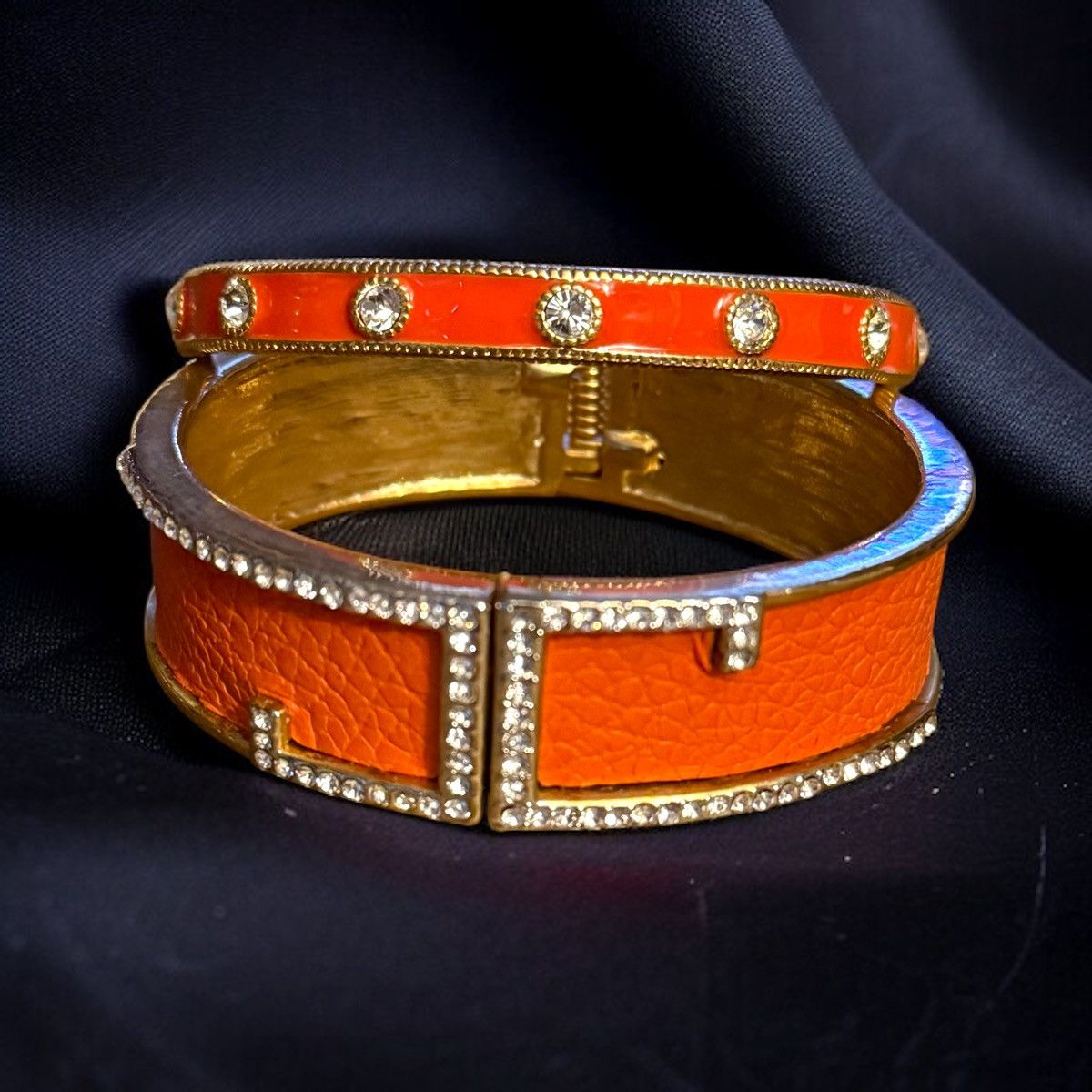 Other Orange and rhinestone bangle bracelet set Size ONE SIZE - 1 Thumbnail