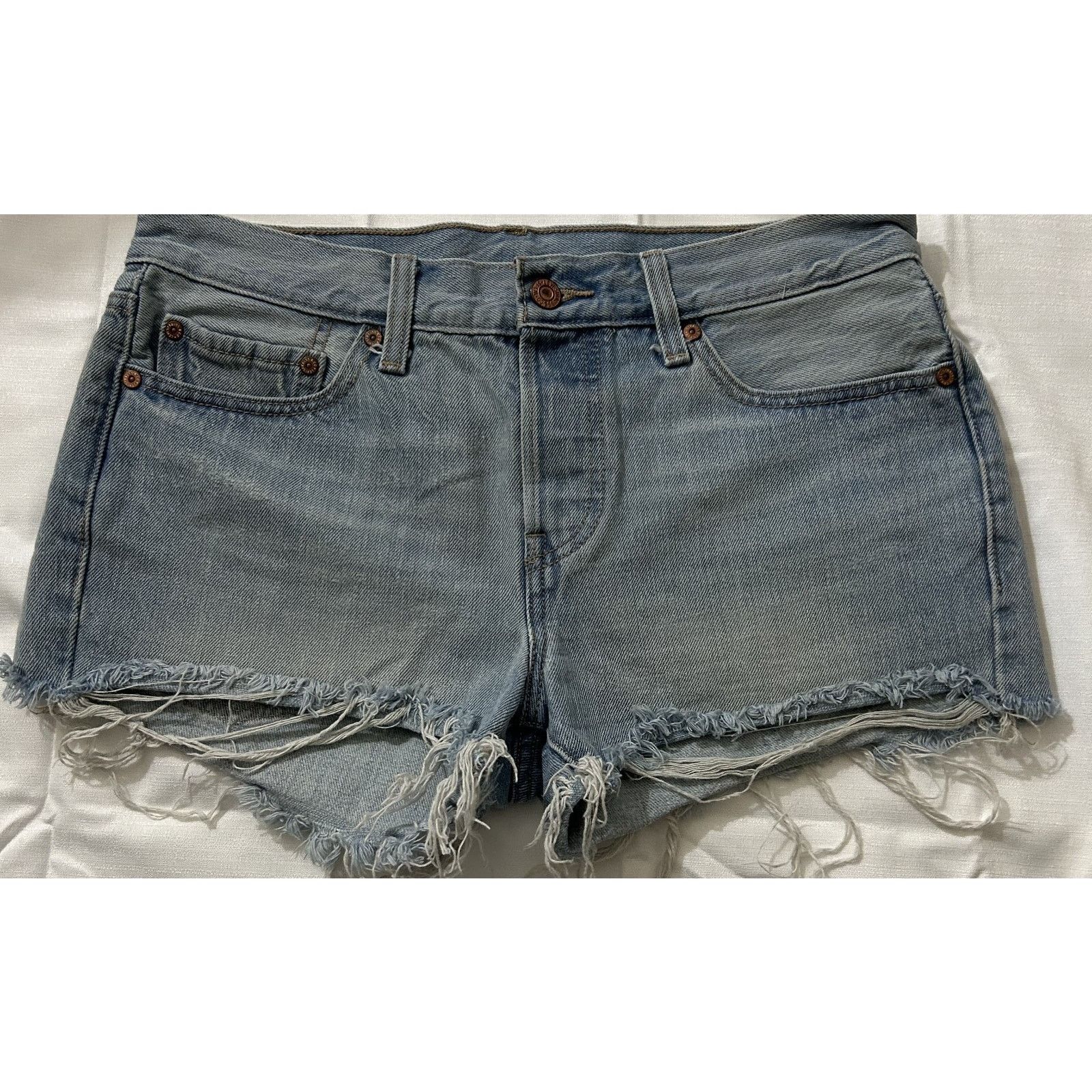Levi's Women's Levi's 501 Denim Jean Shorts-Light Wash Size 27 Size 27" / US 4 / IT 40 - 1 Thumbnail