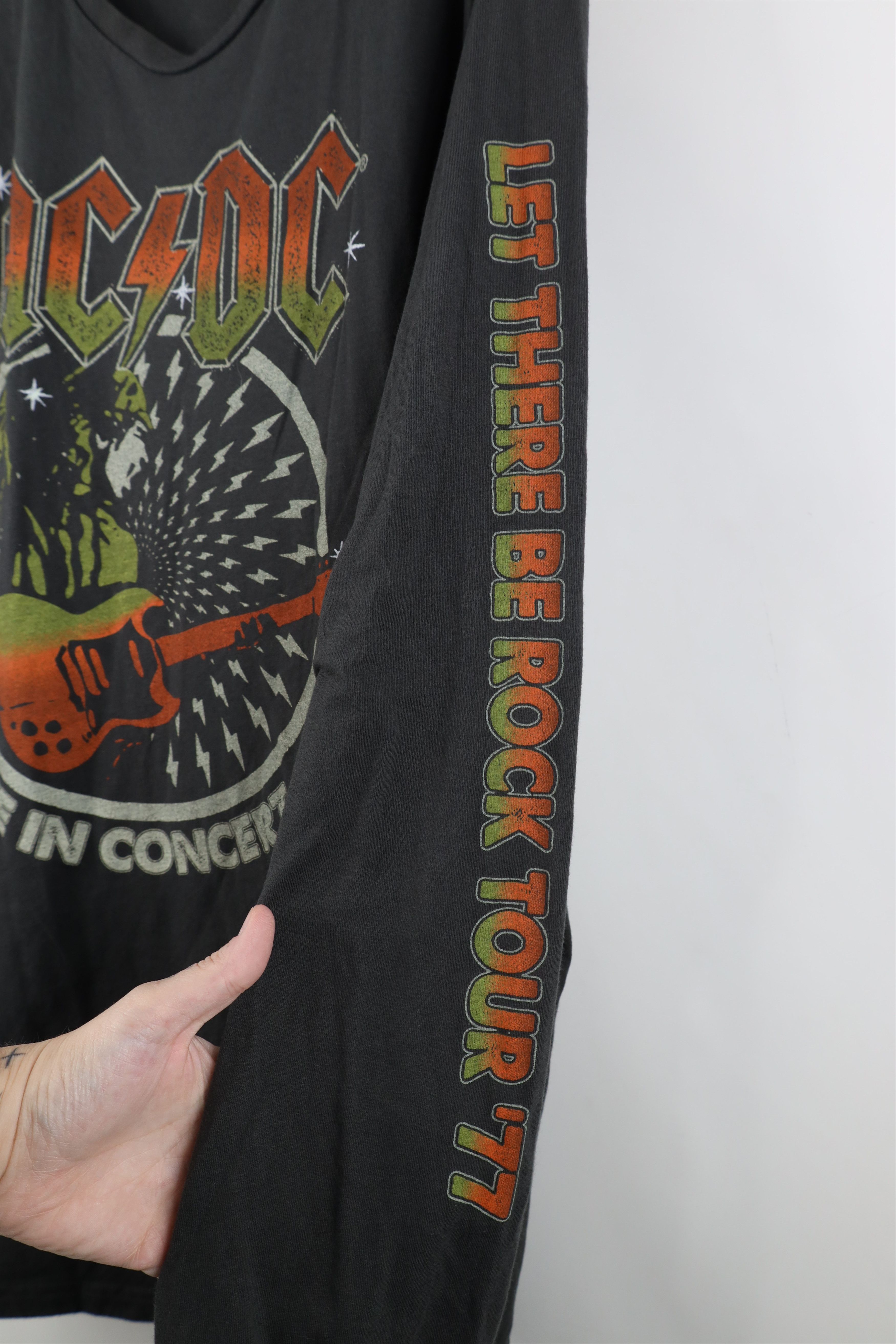Vintage Retro There Be Rock Tour ACDC Band Long Sleeve T-Shirt Gray Size US XXL / EU 58 / 5 - 4 Thumbnail