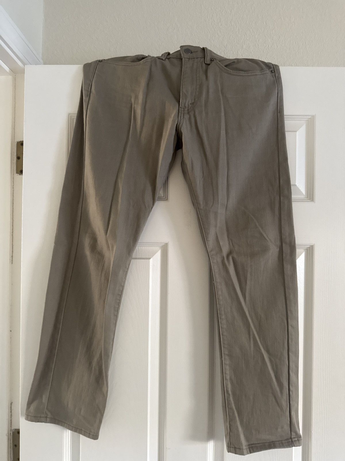 Levi's Levi’s beige pants 32x30 Size US 32 / EU 48 - 1 Thumbnail