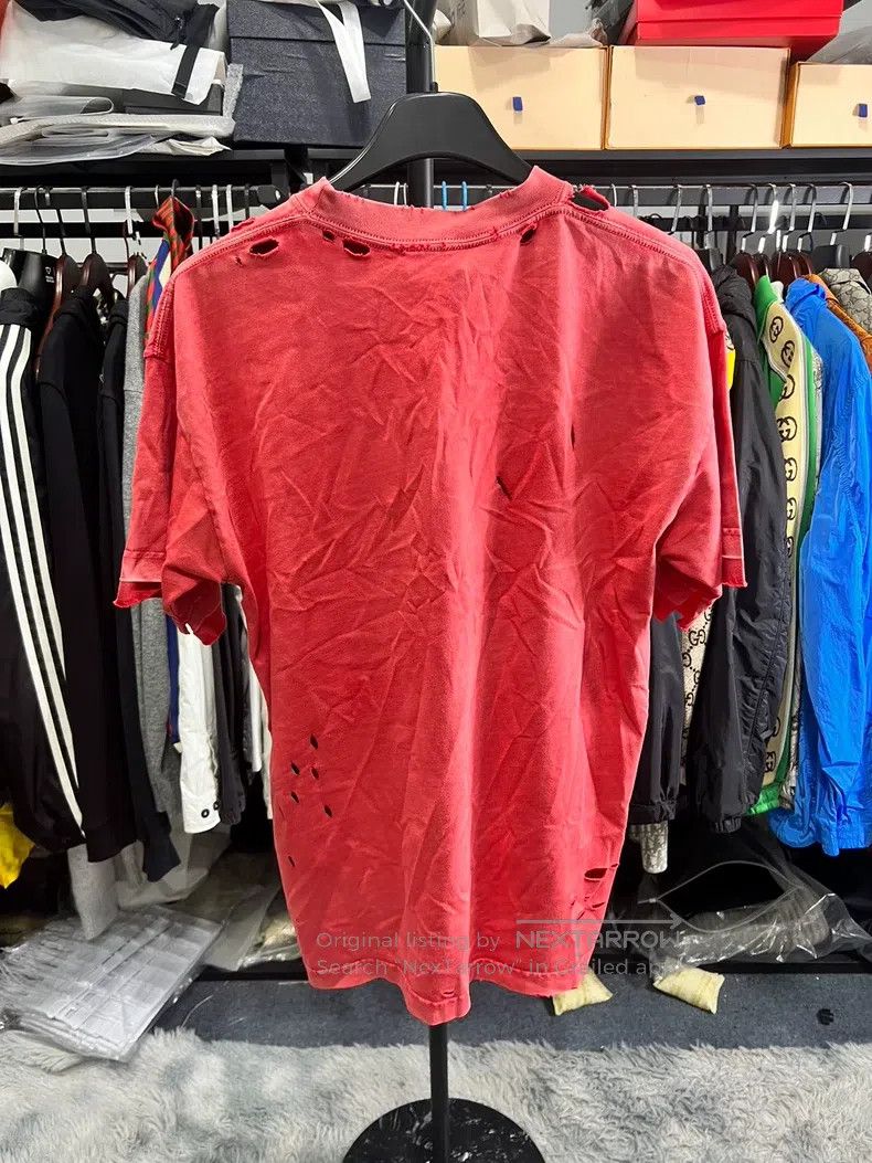 Balenciaga Balenciaga Distressed Short-Sleeve Size US S / EU 44-46 / 1 - 2 Thumbnail