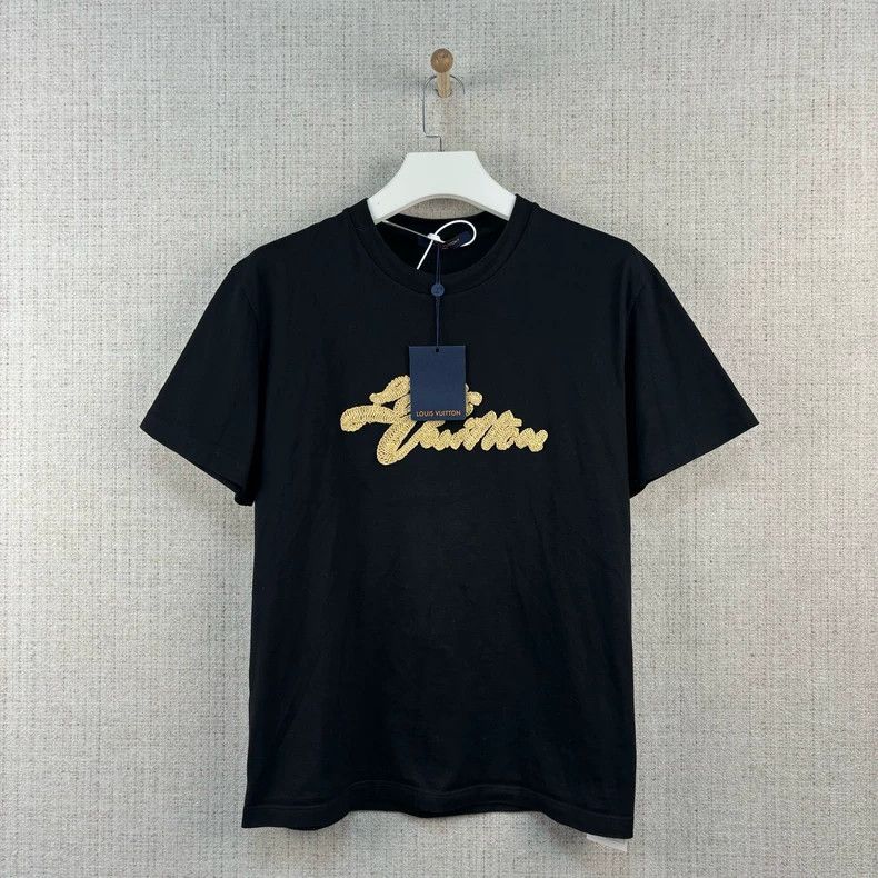 Louis Vuitton Louis Vuitton SS25 embroidered monogram logo round neck sh Size US L / EU 52-54 / 3 - 1 Thumbnail