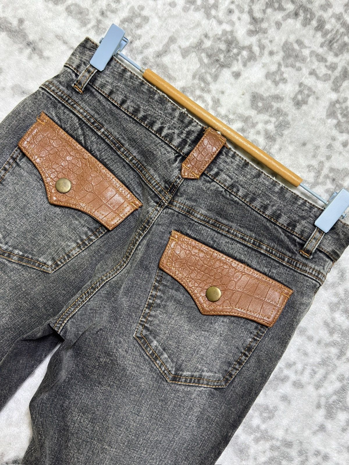 If Six Was Nine Vintage Jayro White Grey Flare Brown Leather Back Pockets Size US 27 - 10 Thumbnail