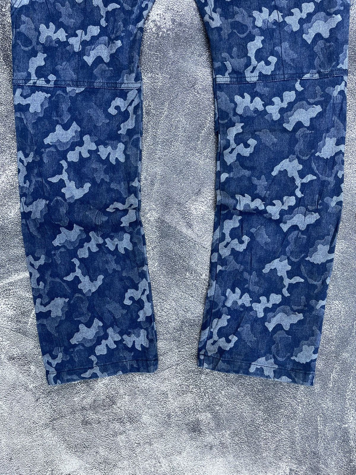 In The Attic In The Attic Multi Pocket Abstract Camo Faded Style Pants Size US 31 - 9 Thumbnail