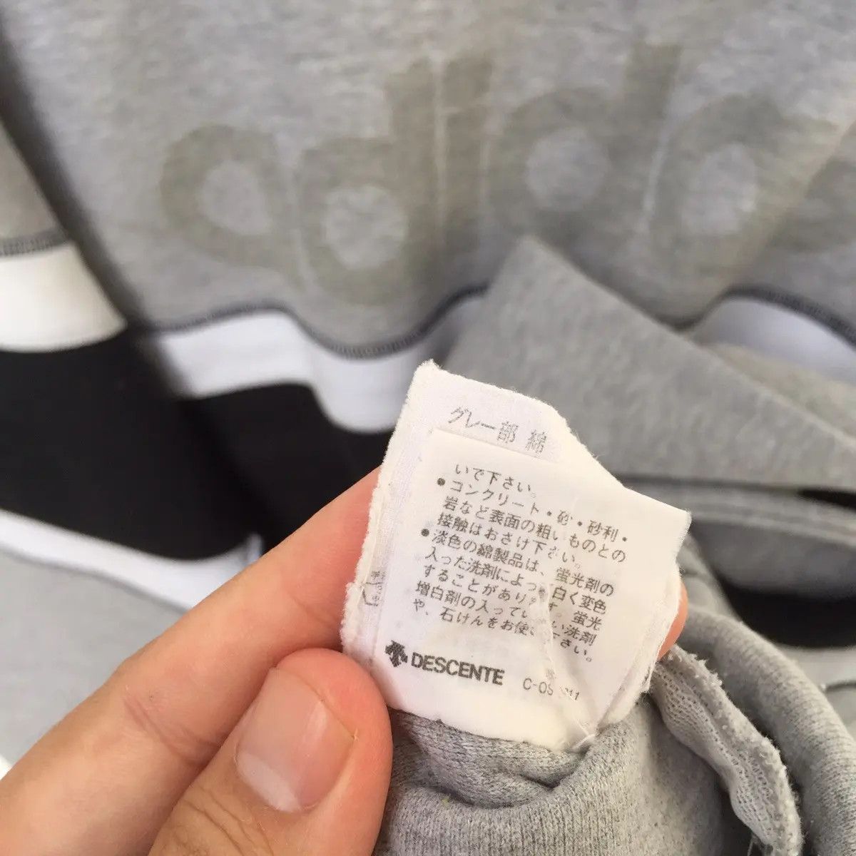 Adidas Vintage 90s Adidas Trefoil Big Logo Sweatshirt | L | Hype Size US L / EU 52-54 / 3 - 4 Thumbnail