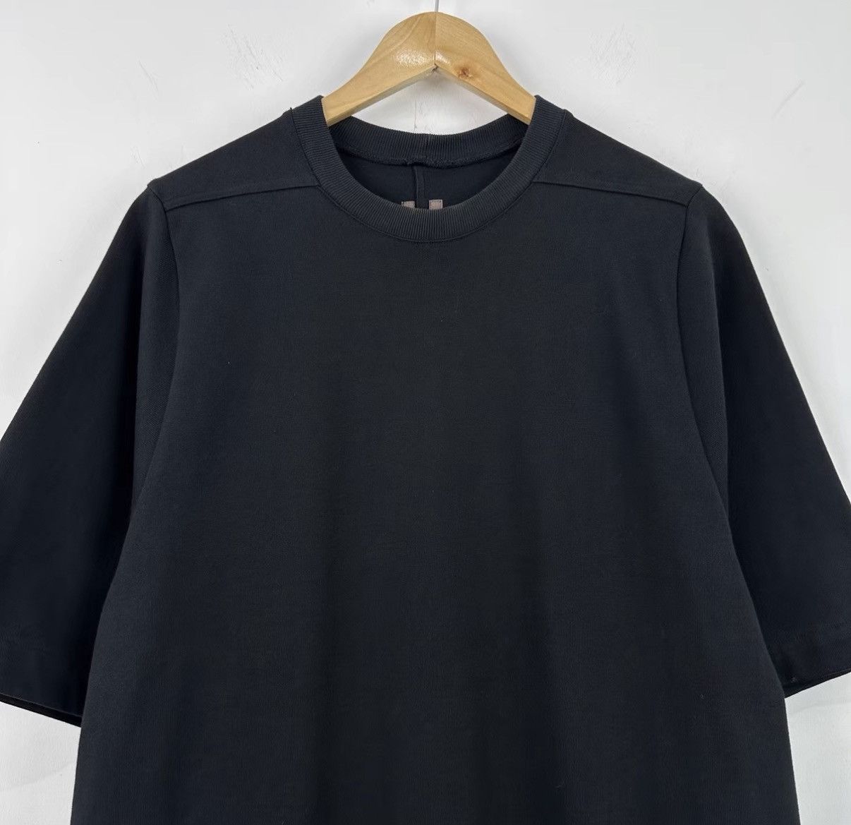 Rick Owens Rick Owens Main Line Dark Style Short Sleeve Tee J42 Size US S / EU 44-46 / 1 - 3 Thumbnail