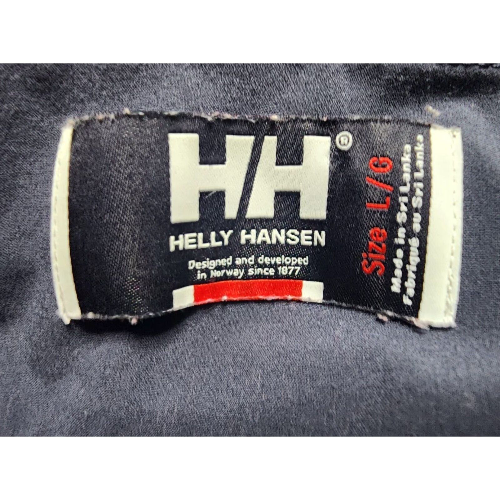 Helly Hansen Helly Hansen Womens L Vented Back T Shirt Shirt Womens L Gray Short Sleeve Activewear Fitness & Yoga 90s/2000s? Size L / US 10 / IT 46 - 4 Thumbnail