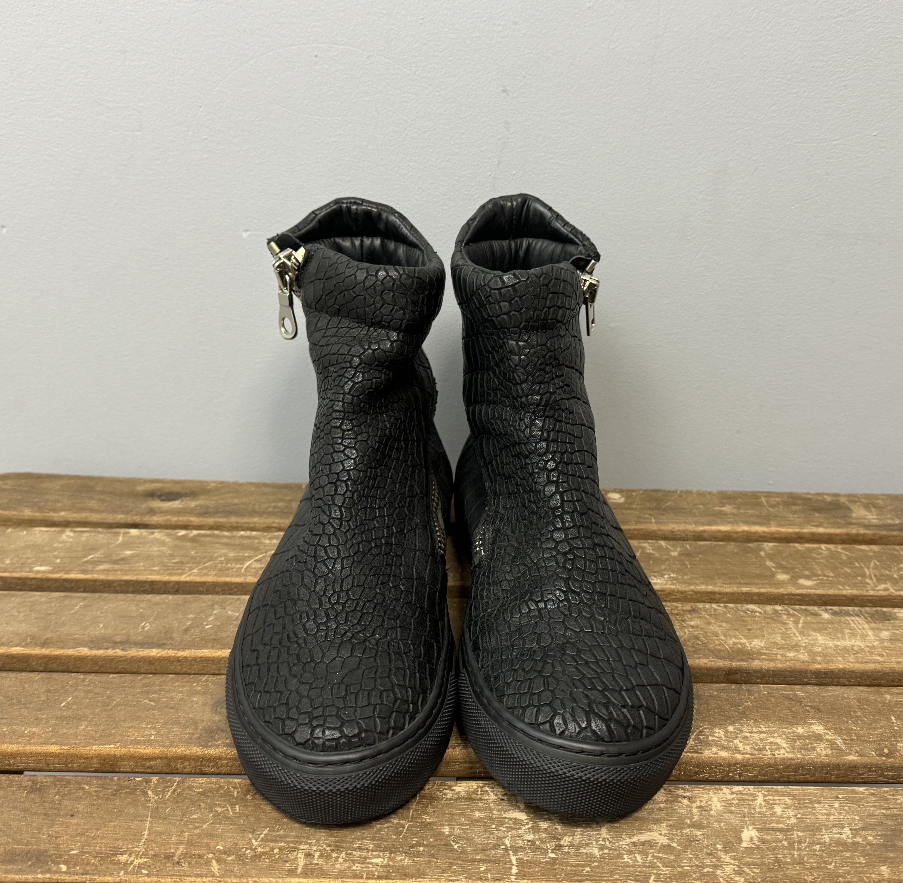 The Last Conspiracy The Last Conspiracy Spiral Zip Leather Boots Size 37 US 7 Size US 7 / IT 37 - 6 Thumbnail