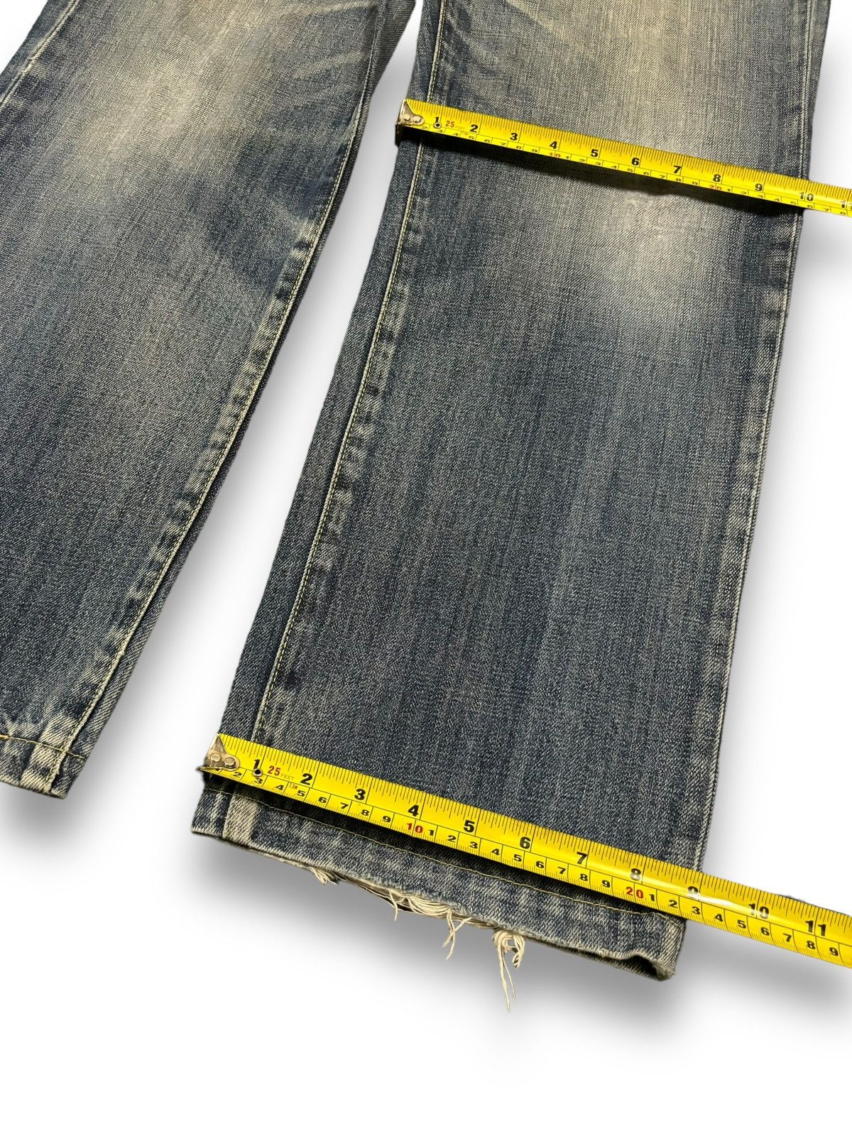 Jun Takahashi × Uniqlo × Vintage Vintage Uniqlo S002 Baggy Blue Washed Distressed Jeans Size US 34 / EU 50 - 17 Thumbnail