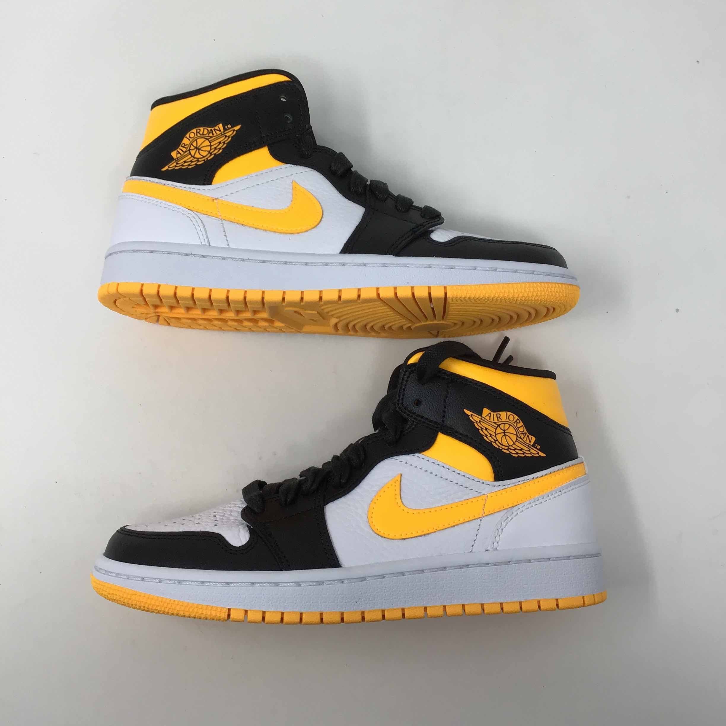 Wmns Air Jordan Mid SE White Laser Orange