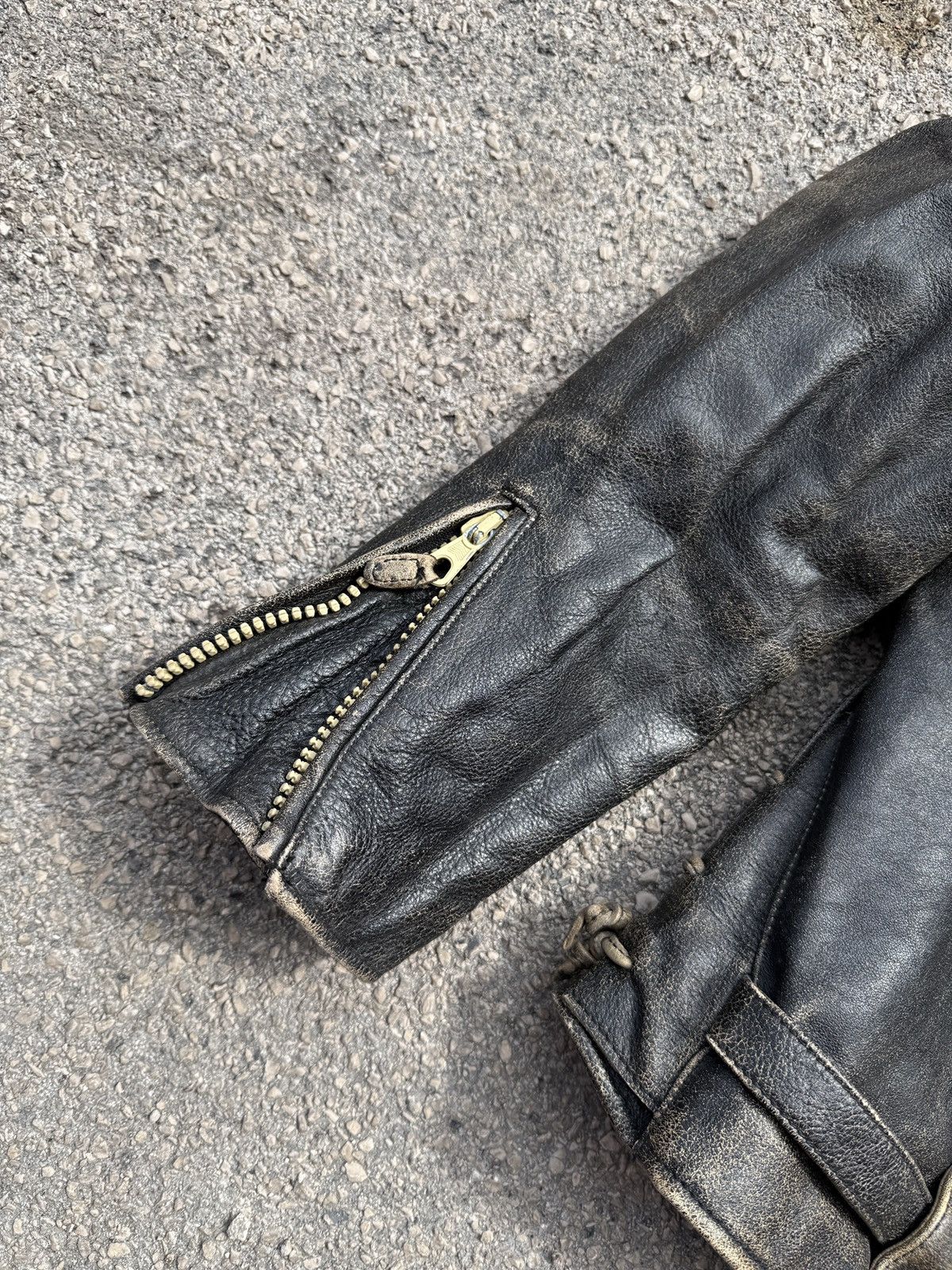 Emporio Armani Emporio Armani Archive Distressed Leather Pilot EA Test Piec Size US L / EU 52-54 / 3 - 3 Thumbnail