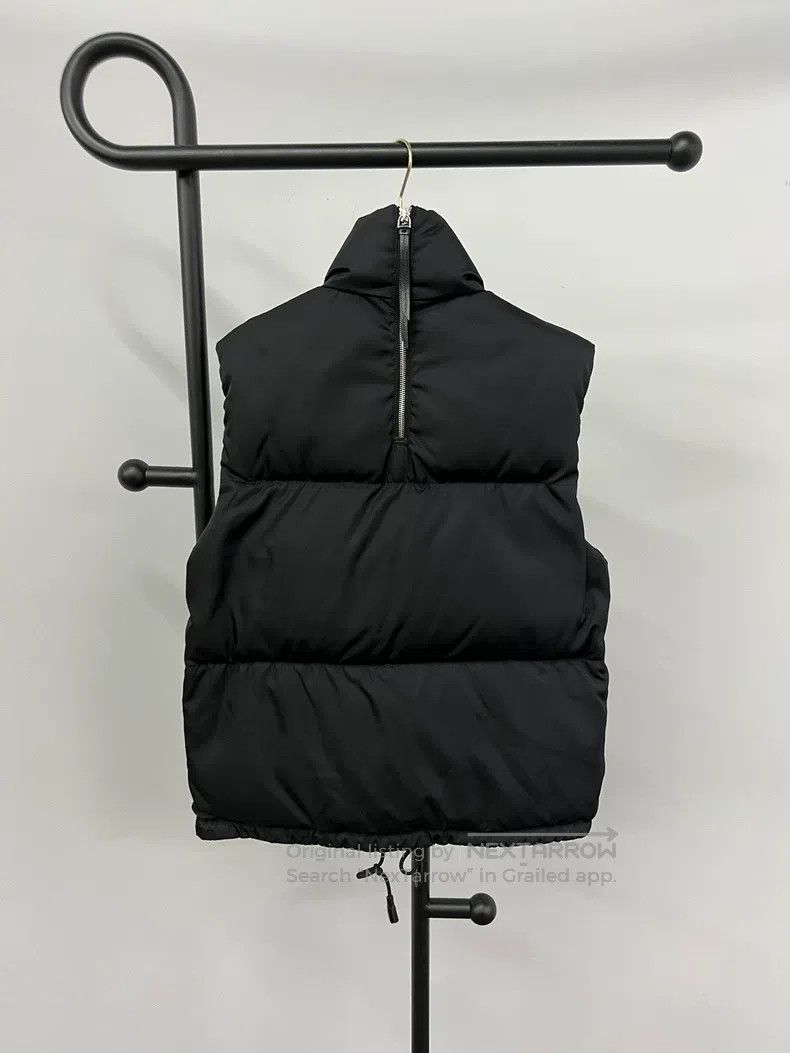 Prada Prada Black down vest Size XXS / US 00 / IT 34 - 2 Thumbnail