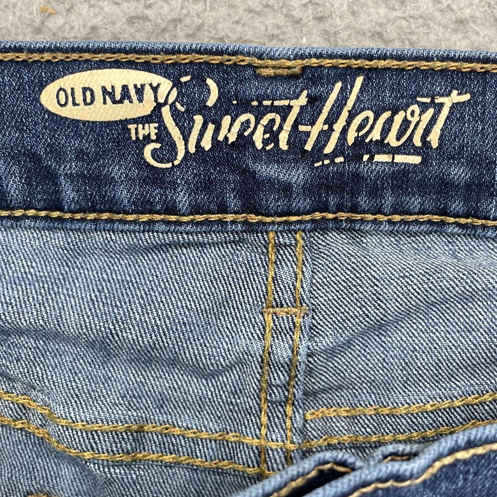 Old Navy Old Navy Jean Short Women 32* Raw Hem Y2K Rodeo Retro Daisy 90s Classic Academia Shirt Womens Denim Distressed Frayed 90s y2k cowboy skater surf Size 24" / US 00 / IT 34 - 5 Thumbnail