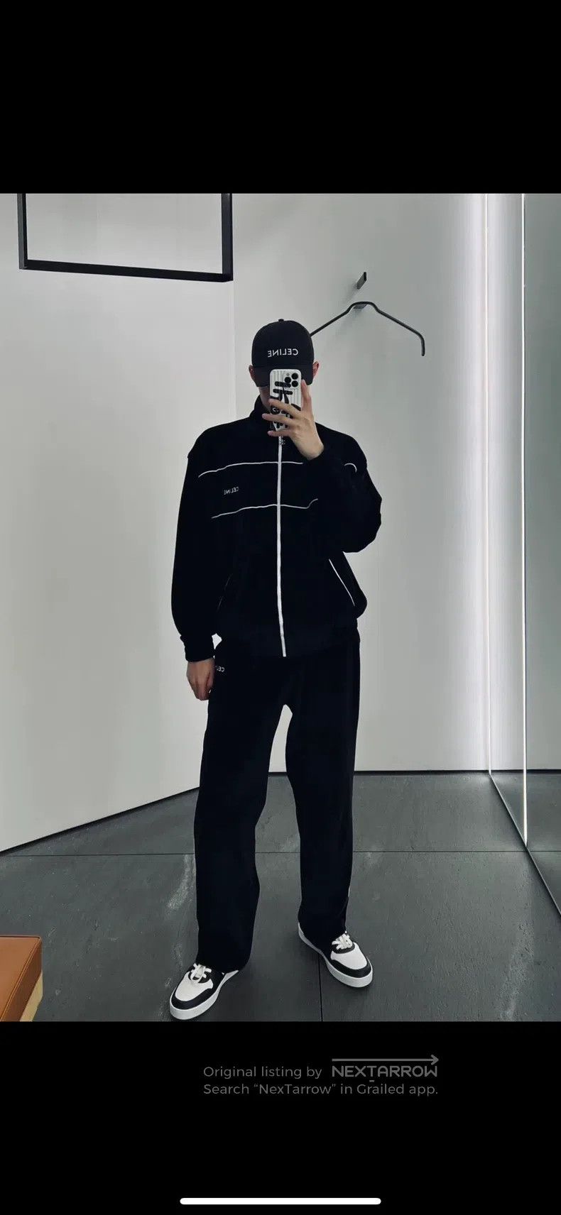 Celine CELINE Solid Black Embroidered Logo Velvet Jacket Size US M / EU 48-50 / 2 - 4 Thumbnail