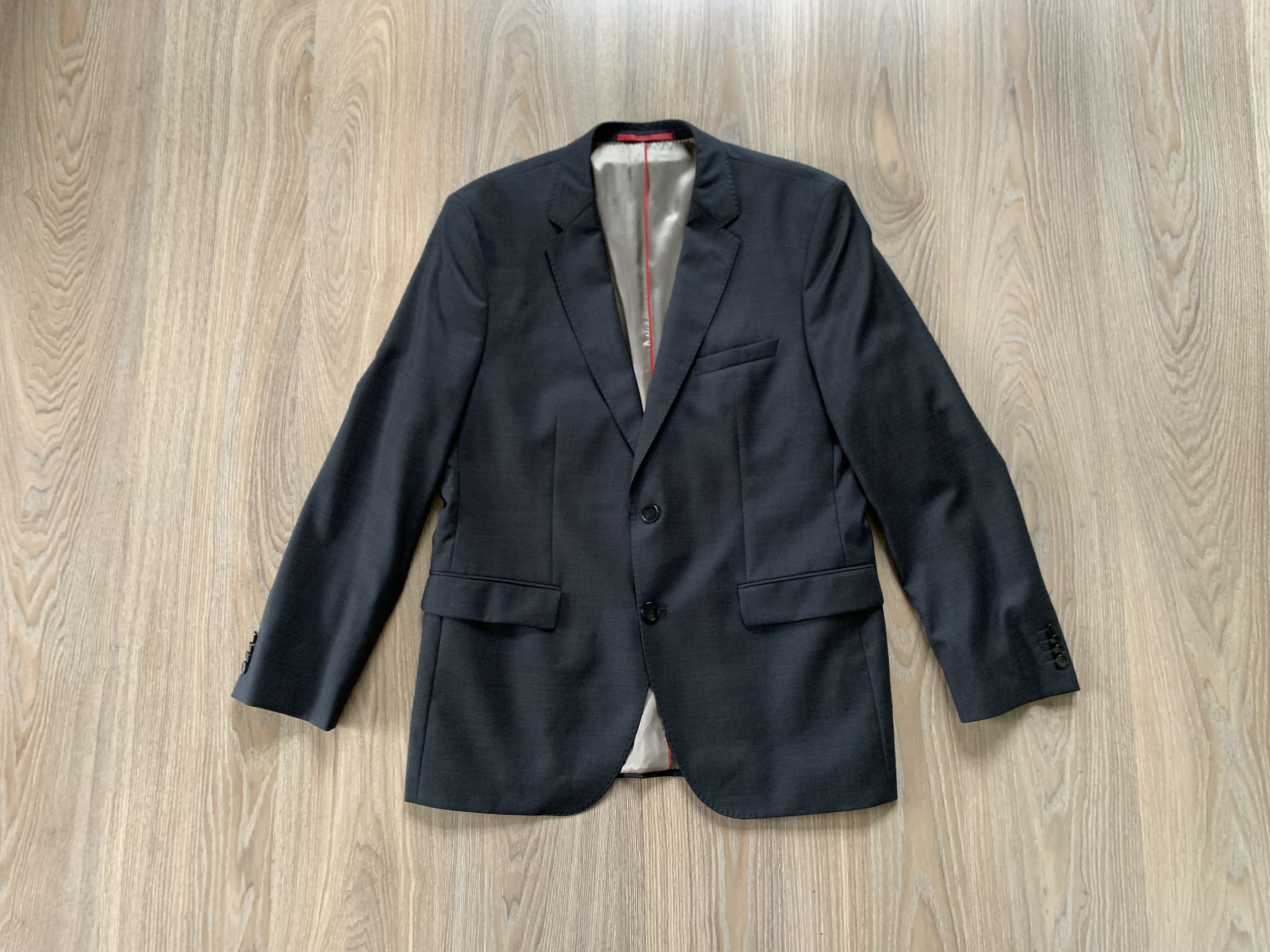 Hugo Boss Hugo Boss Classic Blazer. Size 42R - 1 Thumbnail