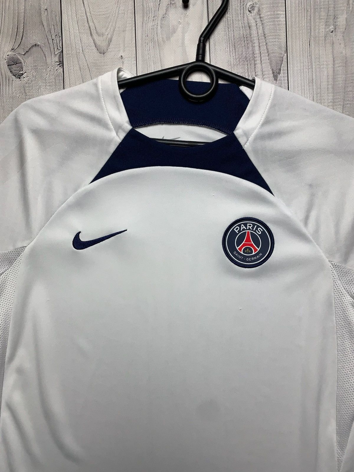 Nike × Vintage Vintage Nike Paris Soccer Jersey size S white logo Size US S / EU 44-46 / 1 - 2 Thumbnail