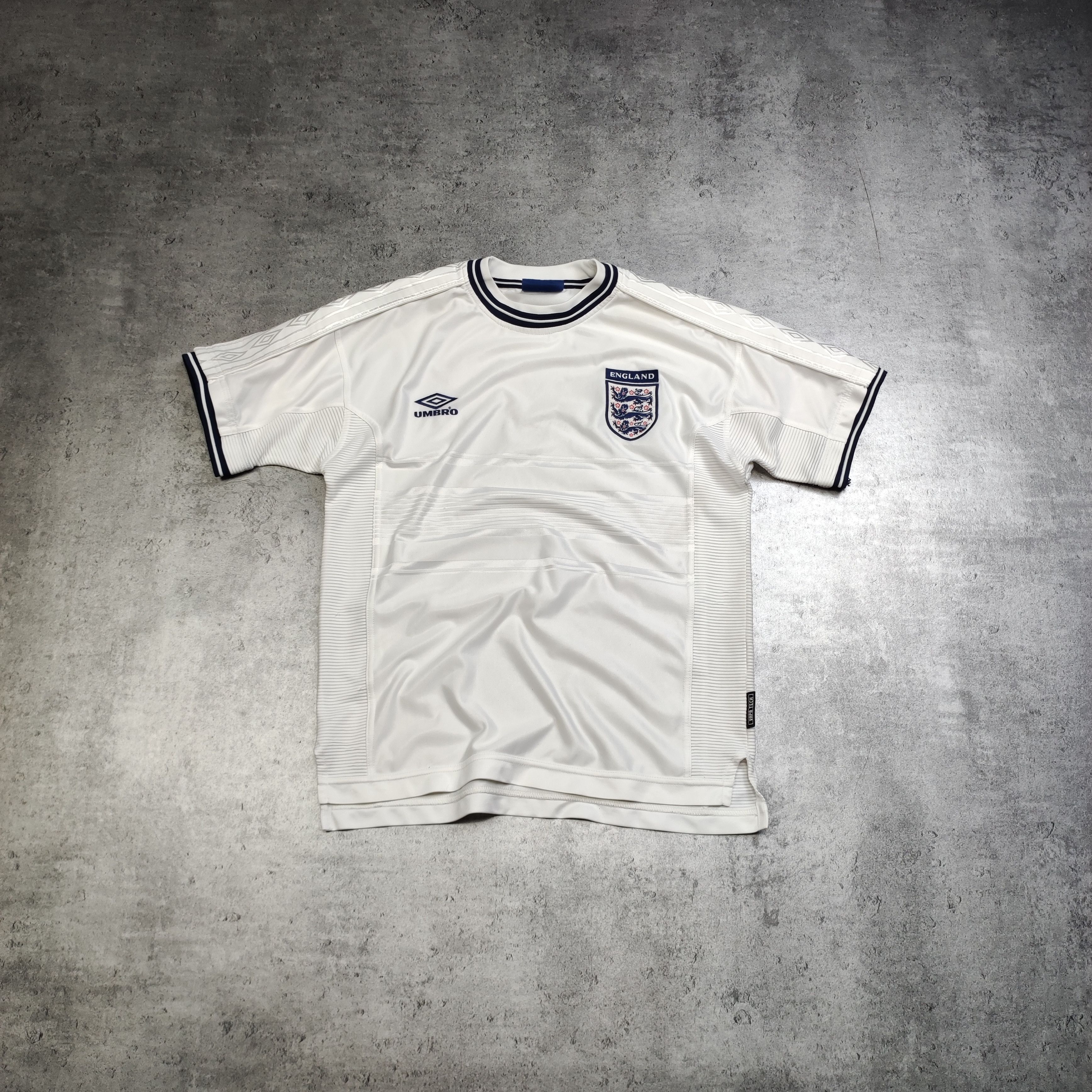 Vintage RARE OG 1999 Football Soccer Umbro England Home Jersey Size US M / EU 48-50 / 2 - 1 Thumbnail