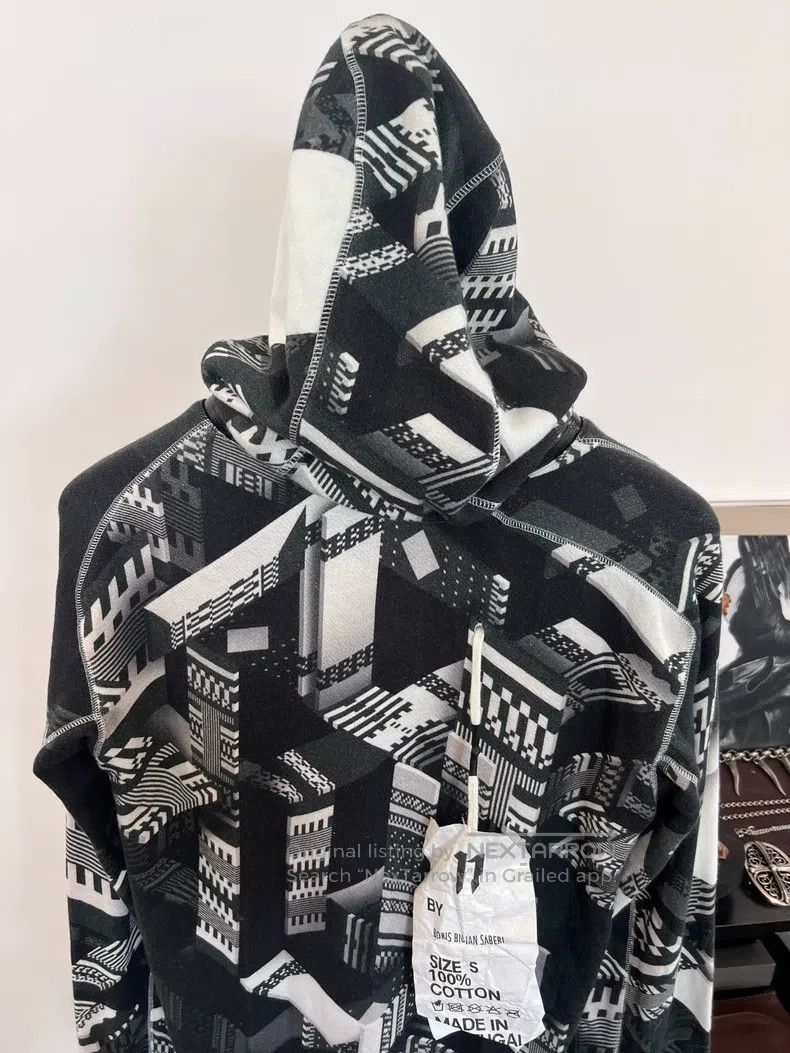 Boris Bidjan Saberi Boris Bidjan Saberi Cotton slogan geometric irregular prin Size US S / EU 44-46 / 1 - 3 Thumbnail