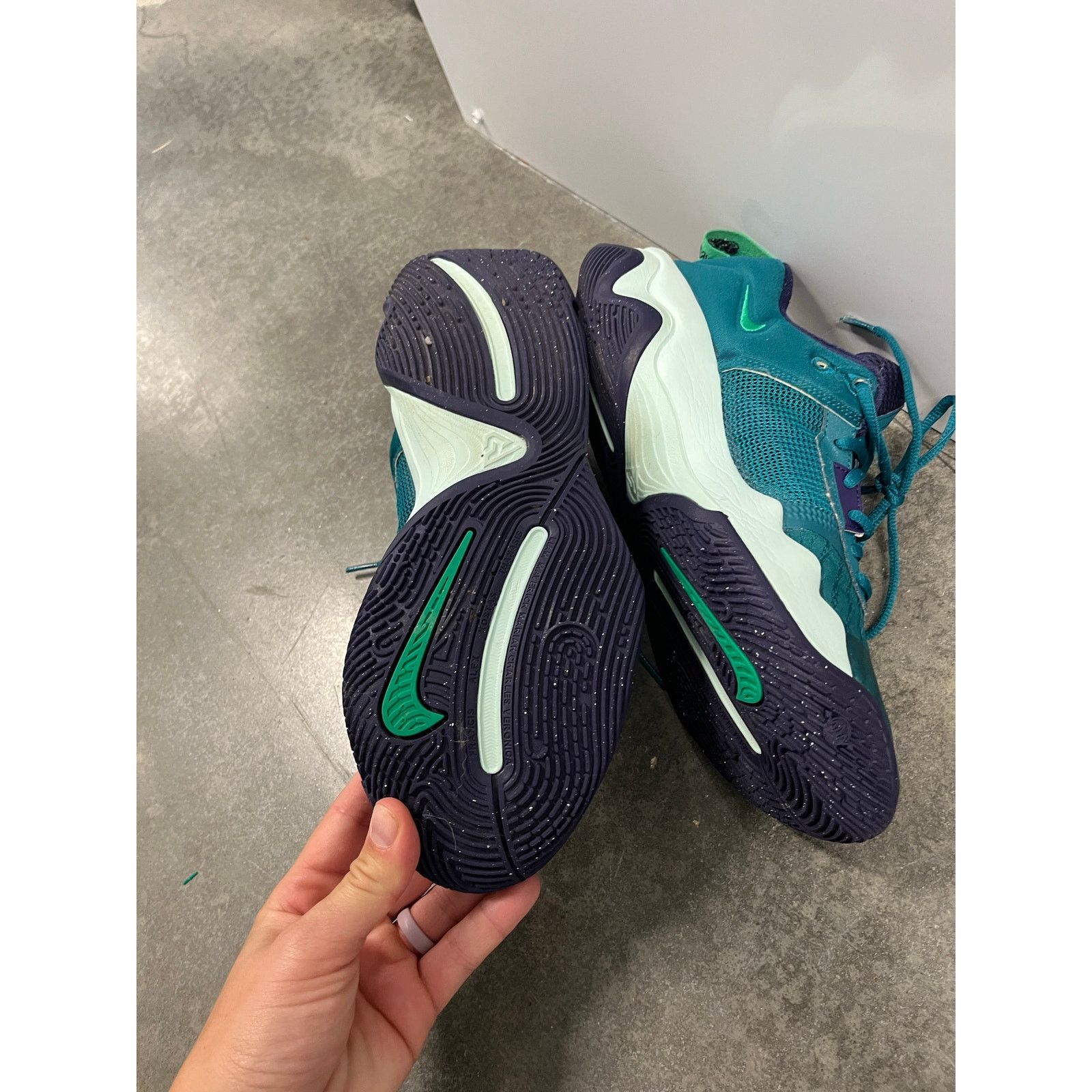 Nike Nike Giannis Immortality 3 Low Teal Purple Size US 8 / EU 41 - 3 Thumbnail