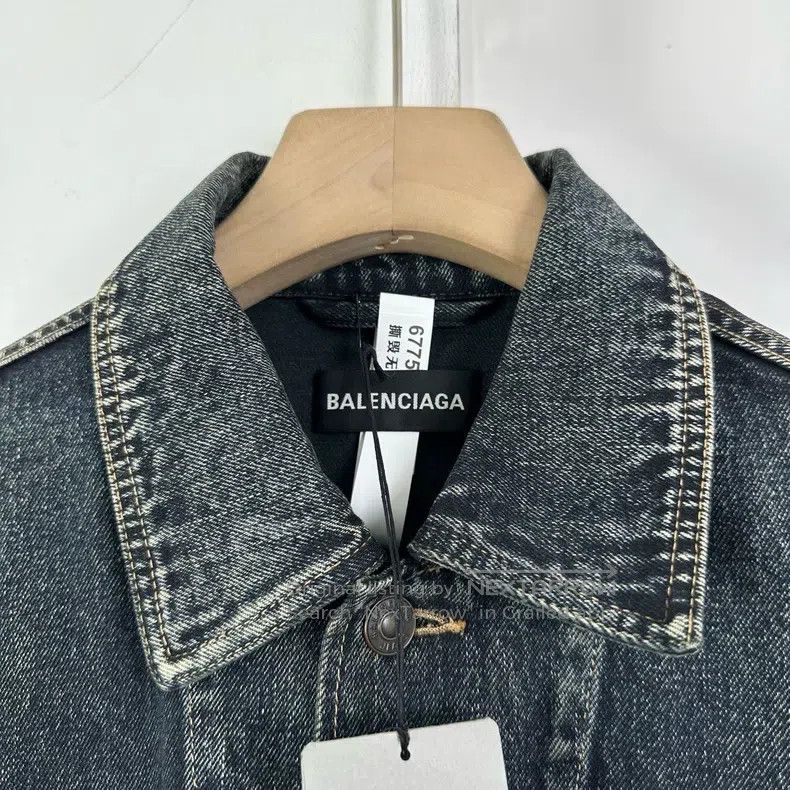 Balenciaga Balenciaga News Embroidered Logo Denim Jacket Size US S / EU 44-46 / 1 - 3 Thumbnail