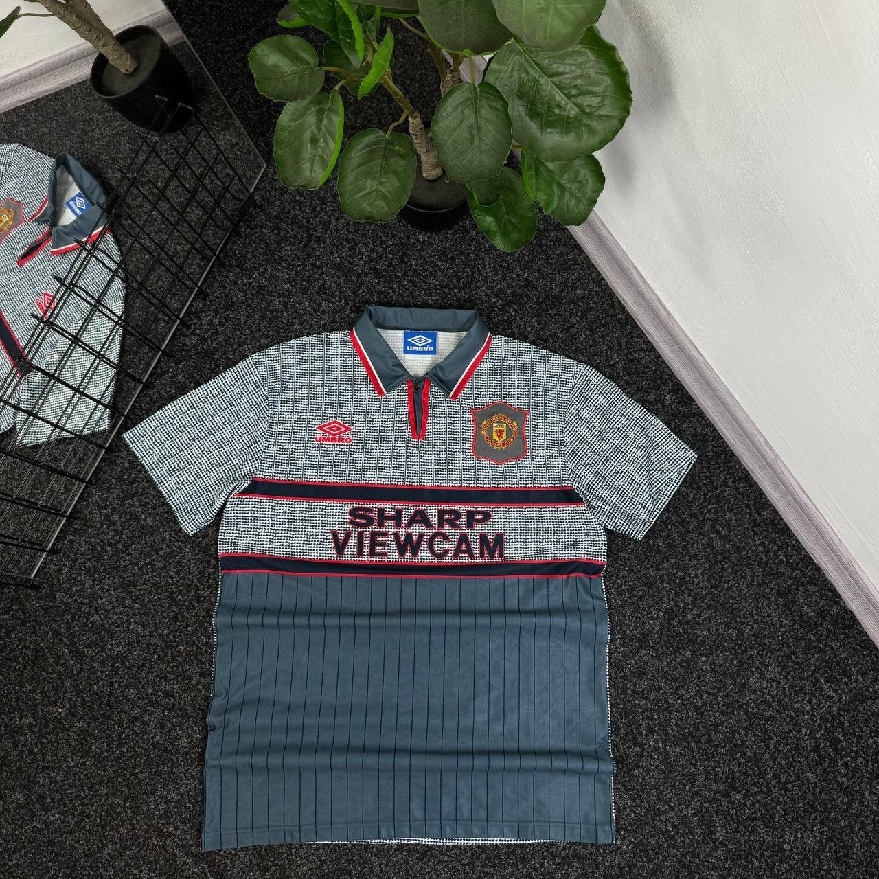 Umbro Umbro Manchester United jersey Blokecore balenciaga style Size US XL / EU 56 / 4 - 1 Thumbnail